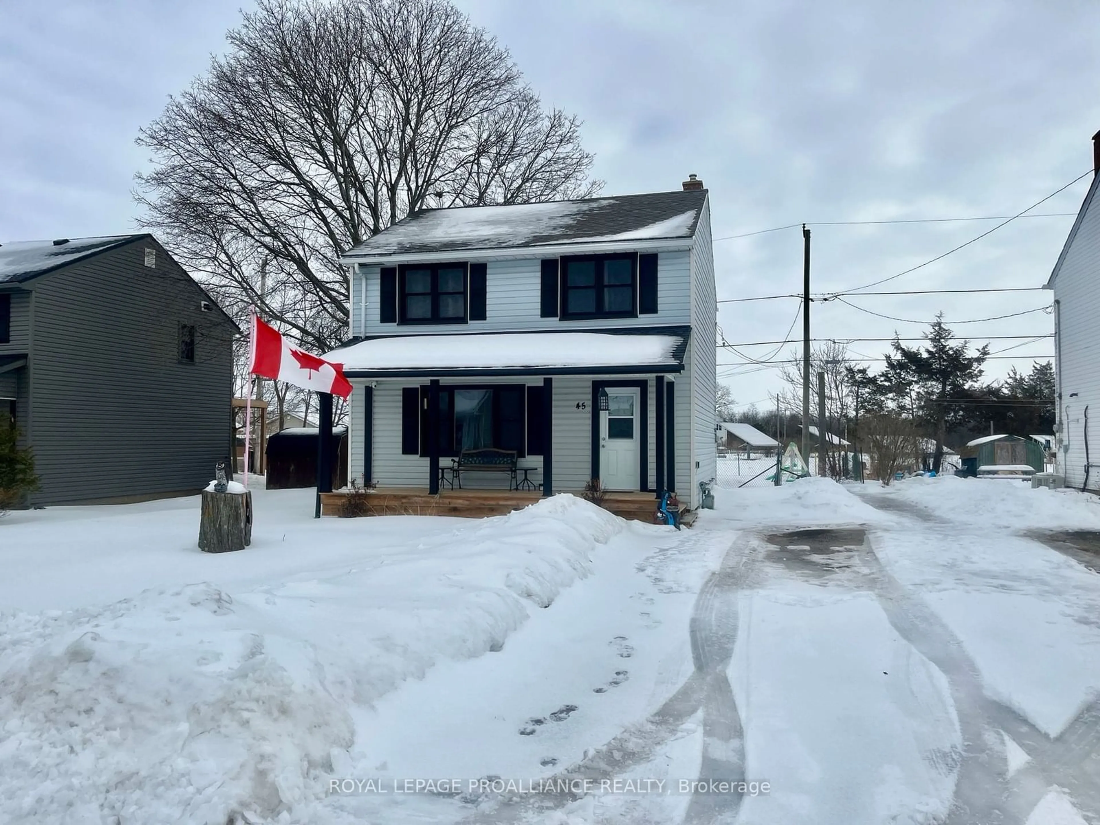 A pic from outside/outdoor area/front of a property/back of a property/a pic from drone, street for 45 Diver Belt Dr, Prince Edward County Ontario K0K 2T0