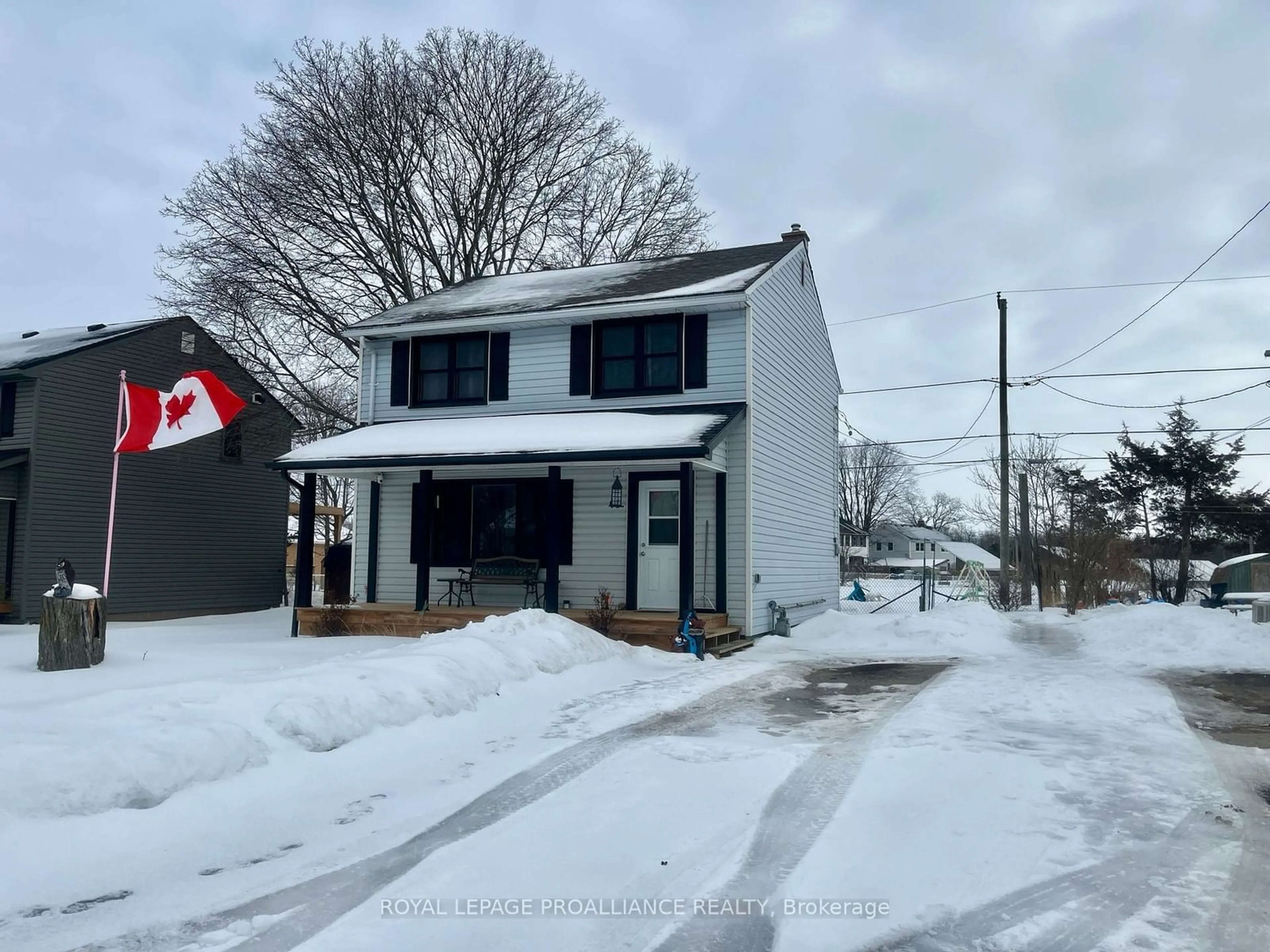 A pic from outside/outdoor area/front of a property/back of a property/a pic from drone, street for 45 Diver Belt Dr, Prince Edward County Ontario K0K 2T0