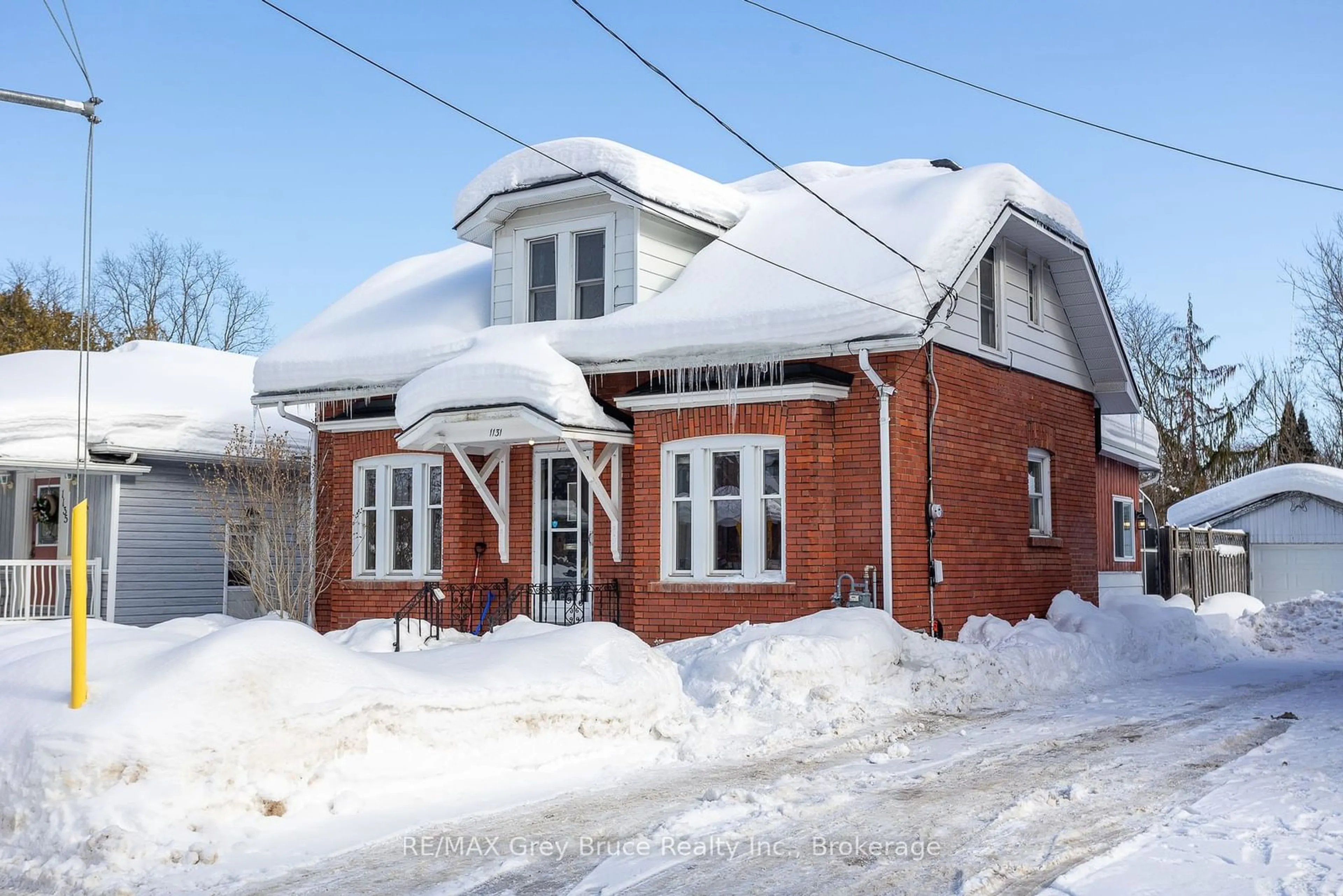 Home with brick exterior material, street for 1131 4th Ave, Owen Sound Ontario N4K 4W3