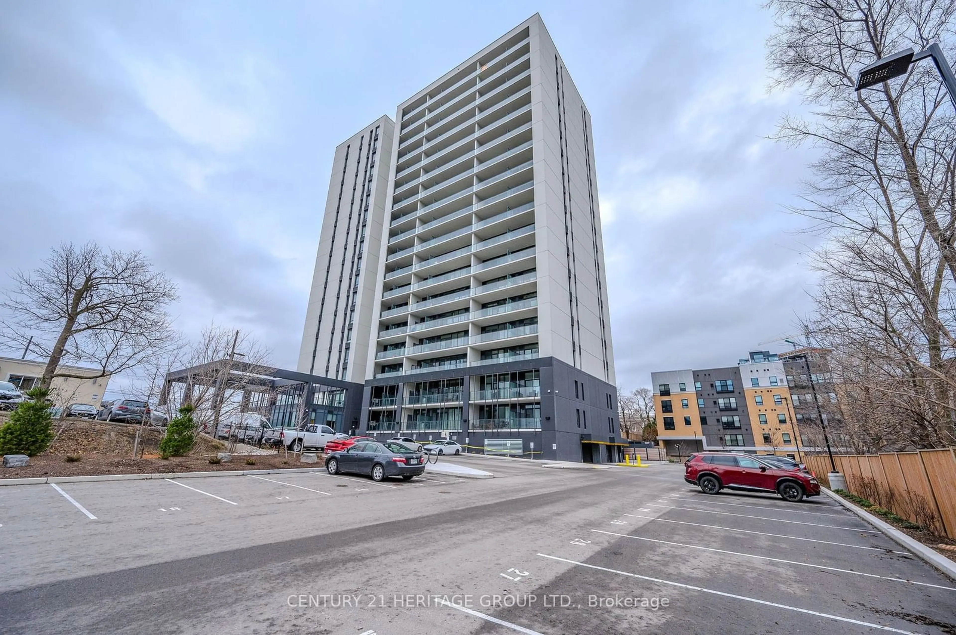 A pic from outside/outdoor area/front of a property/back of a property/a pic from drone, building for 741 King St #703, Kitchener Ontario N2G 1E5