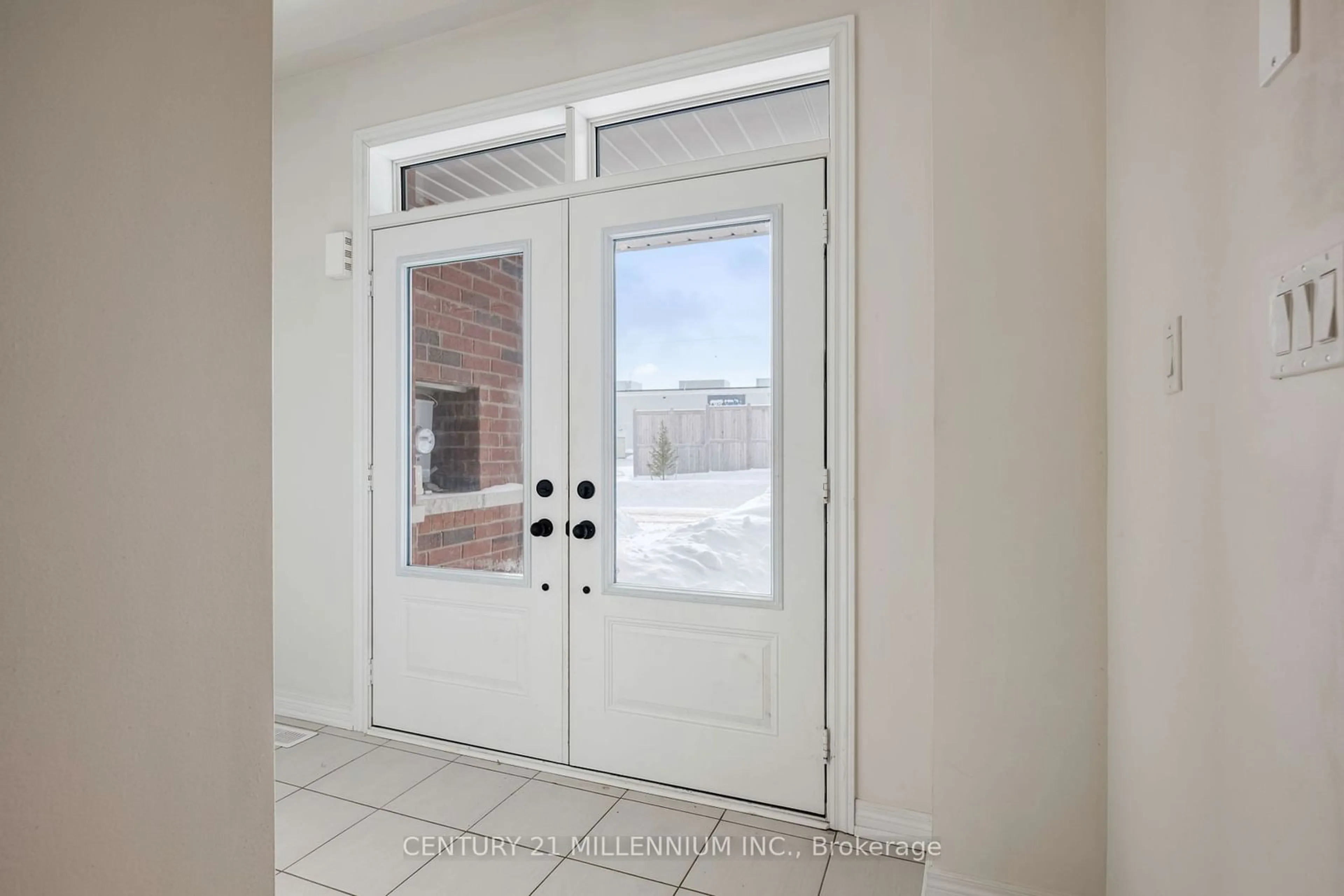 Indoor entryway for 719 Potawatomi Cres, Melancthon Ontario L9V 3Y4