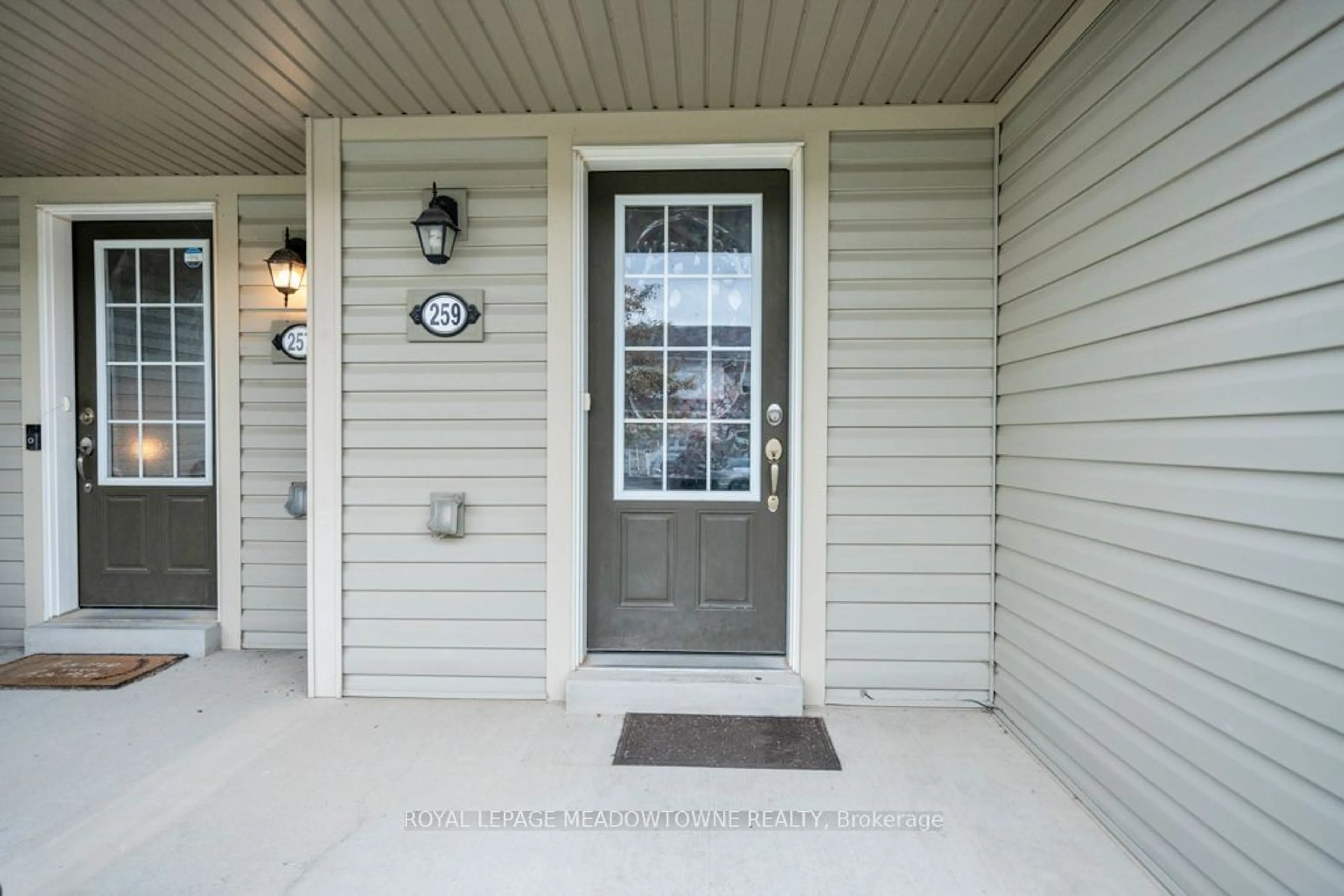 Indoor entryway for 259 Powell Rd, Brantford Ontario N3T 0J3