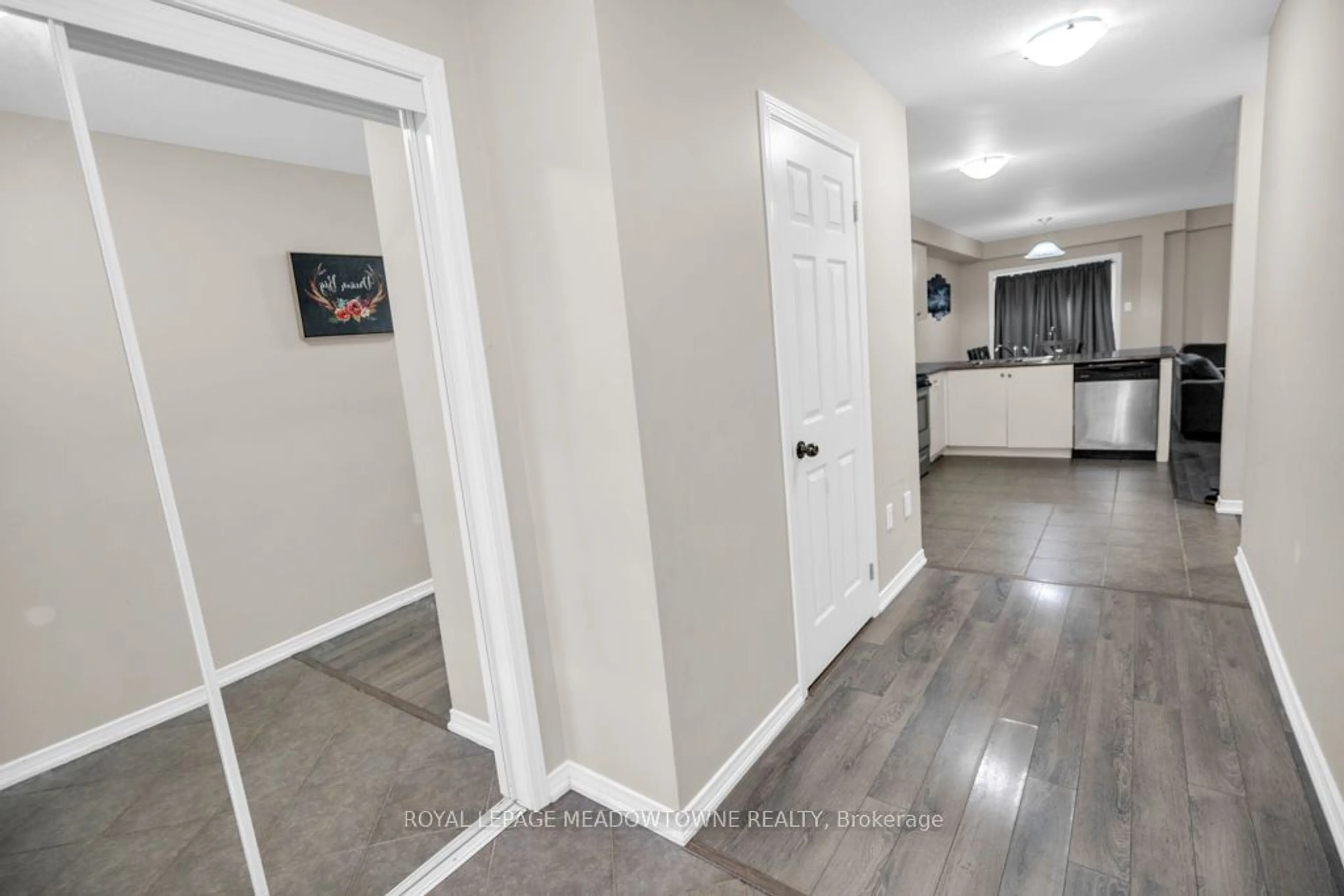 Indoor entryway for 259 Powell Rd, Brantford Ontario N3T 0J3