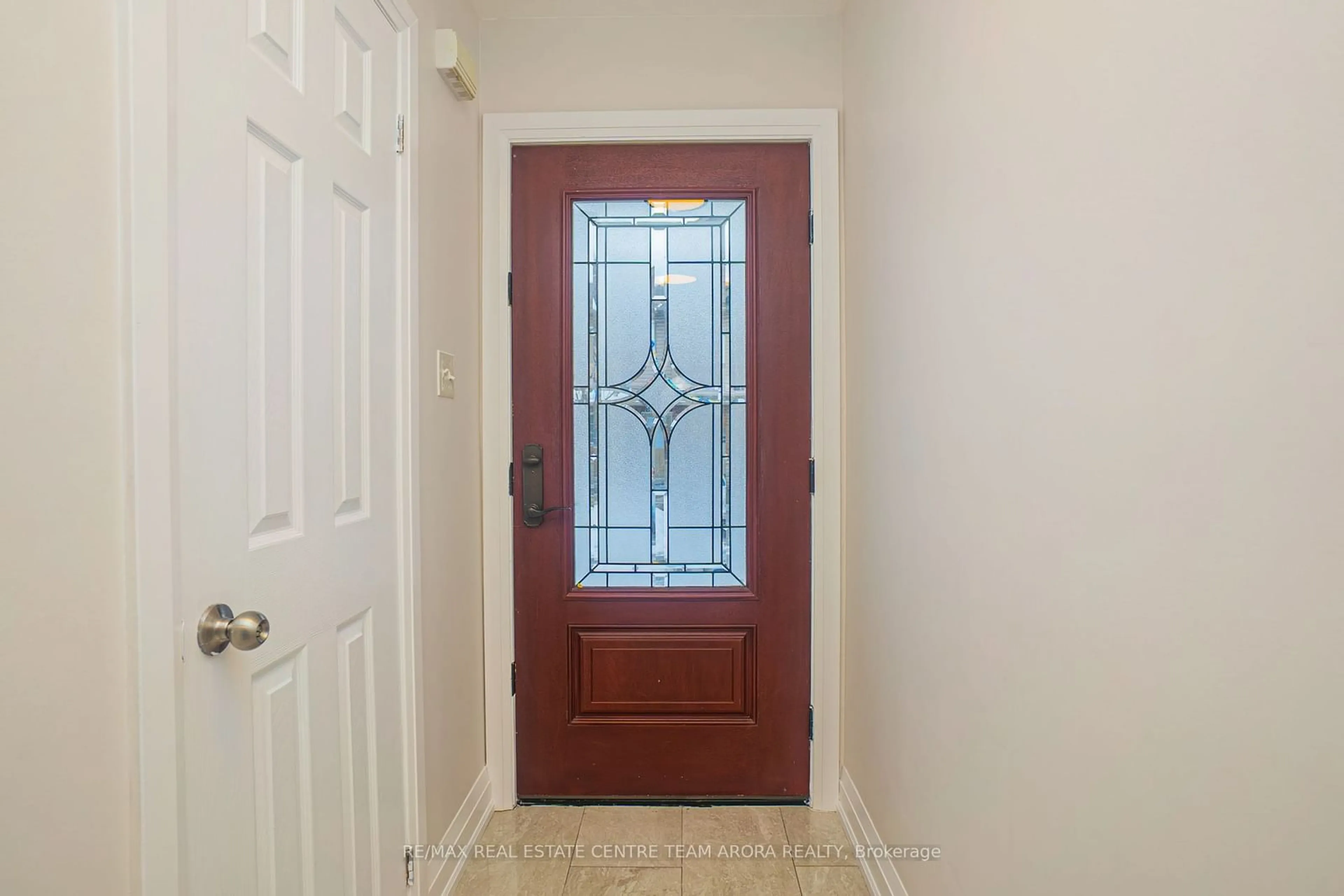 Indoor entryway for 355 Fisher Mills Rd #71, Cambridge Ontario N3C 4N5