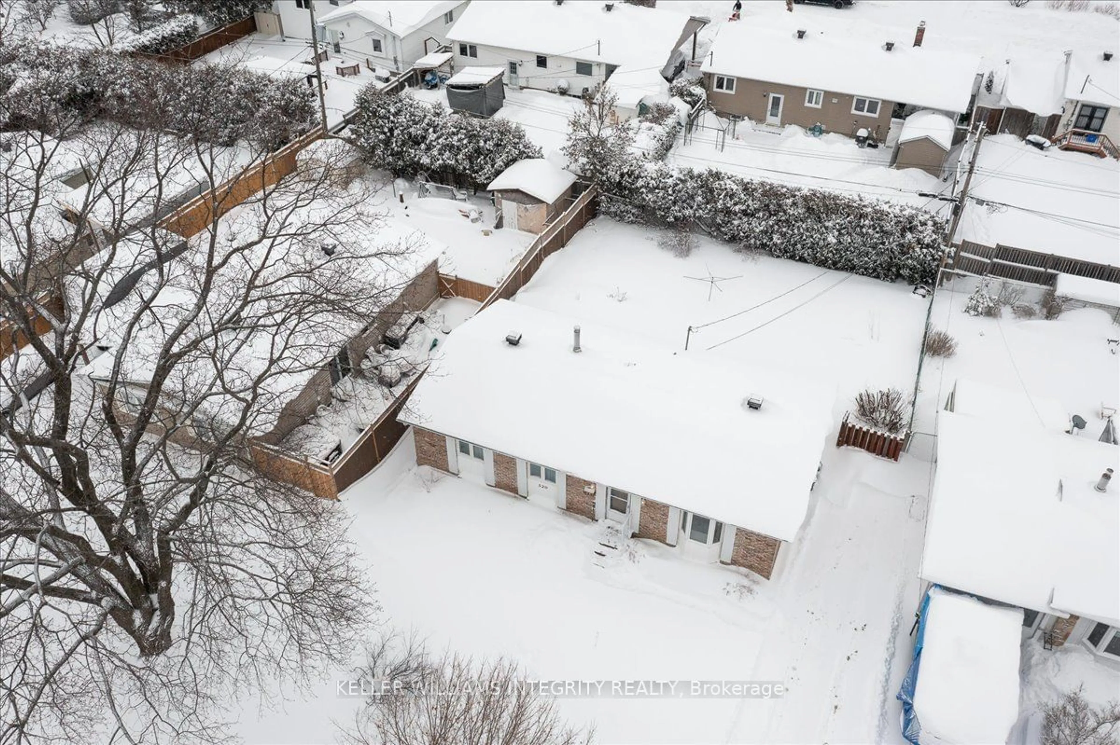 A pic from outside/outdoor area/front of a property/back of a property/a pic from drone, street for 320 Reynolds Dr, Orleans - Cumberland and Area Ontario K1E 1T2