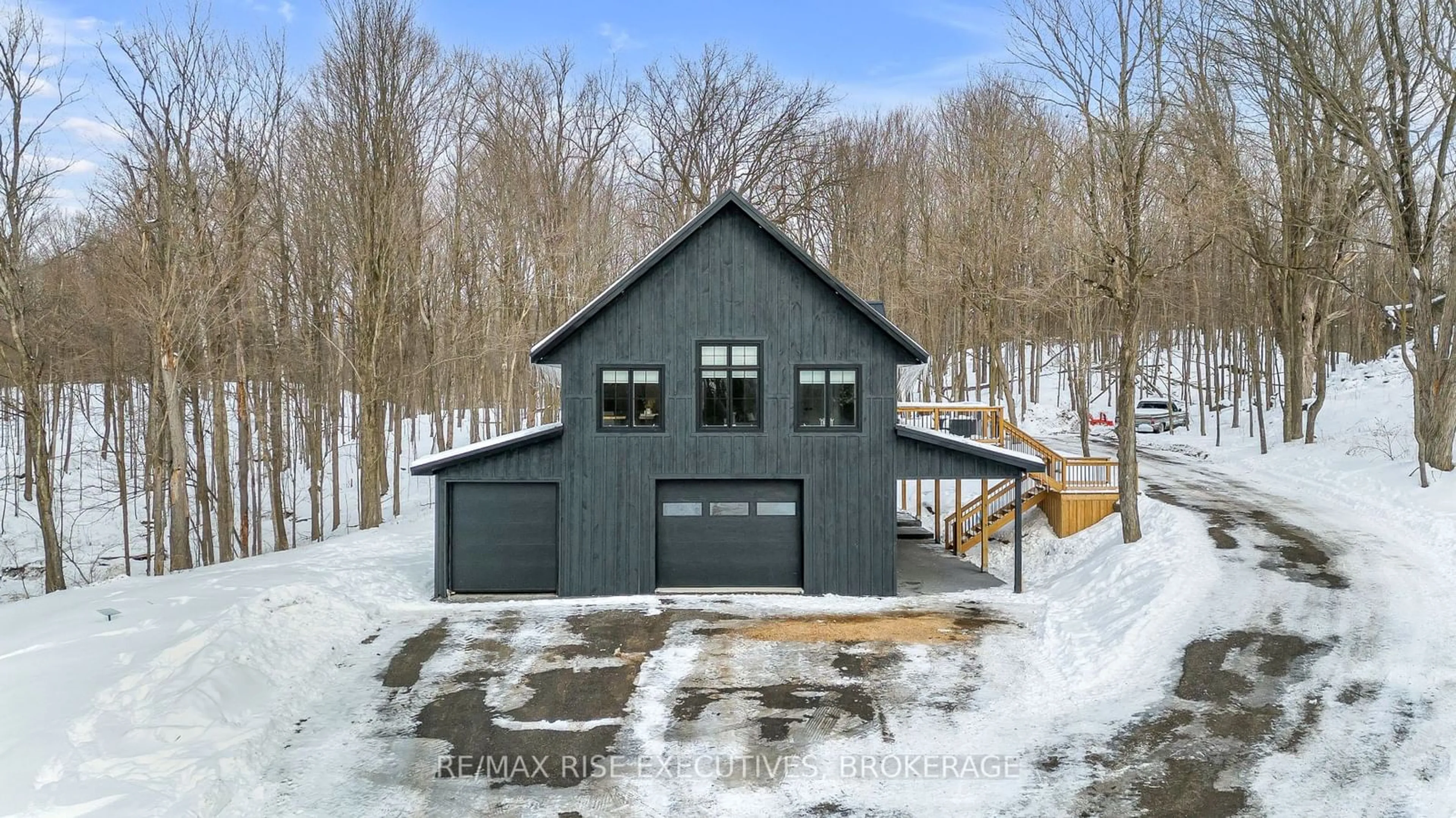 Indoor garage for 188 Red Horse Lake Rd, Leeds and the Thousand Islands Ontario K0E 0A6