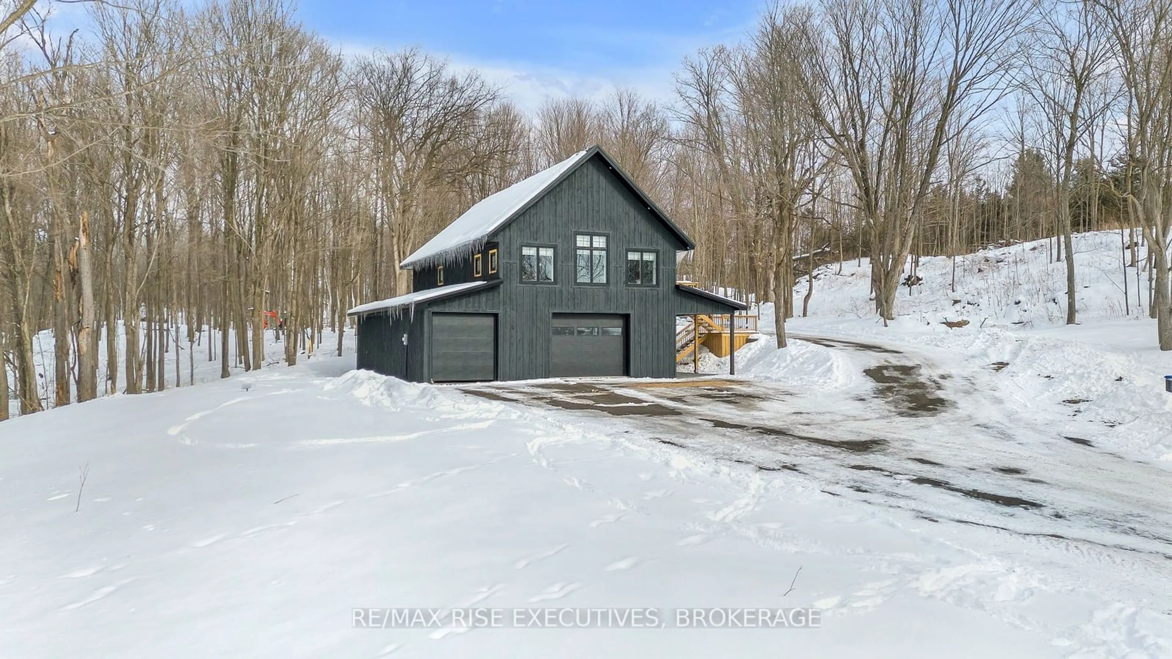 Indoor garage for 188 Red Horse Lake Rd, Leeds and the Thousand Islands Ontario K0E 0A6