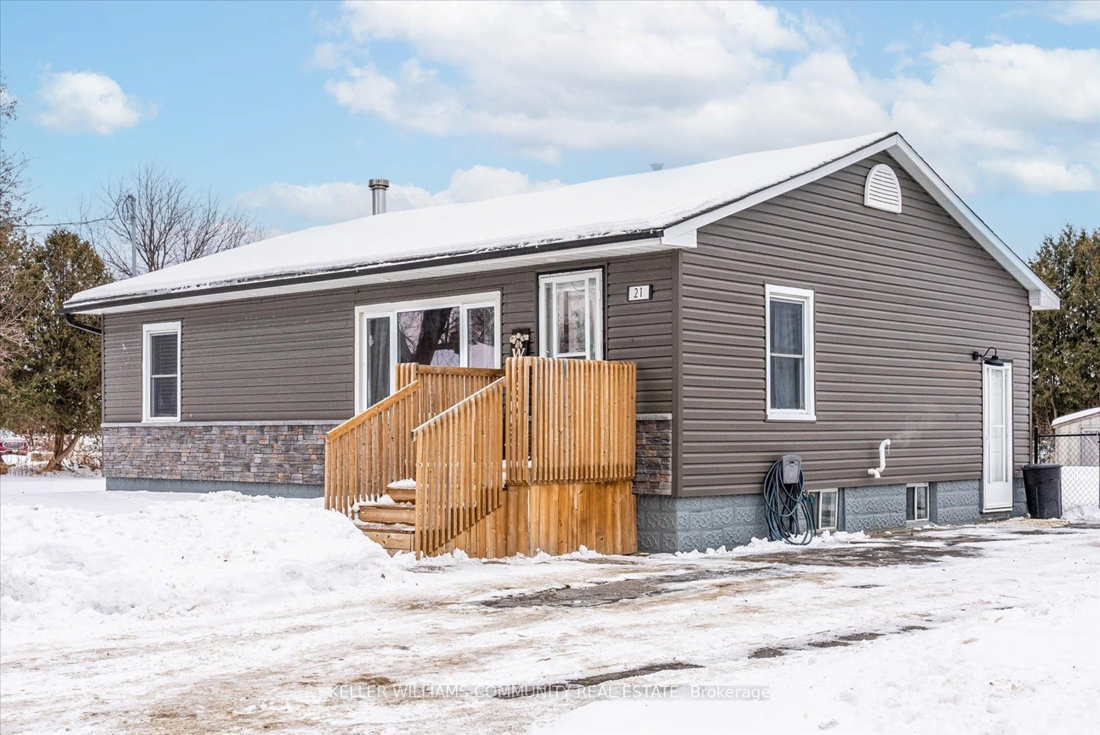 Home with vinyl exterior material, street for 21 White St, Cobourg Ontario K9A 4J9