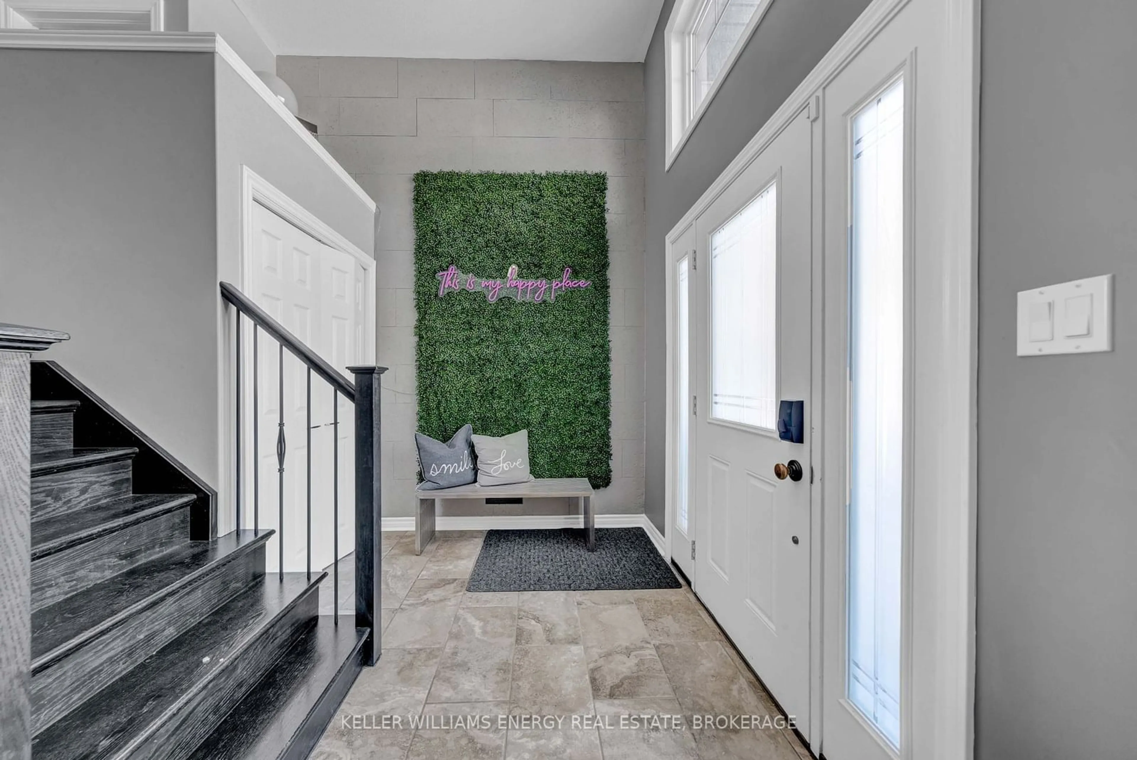 Indoor entryway for 1687 Lakeside Dr, Prince Edward County Ontario K0K 1T0