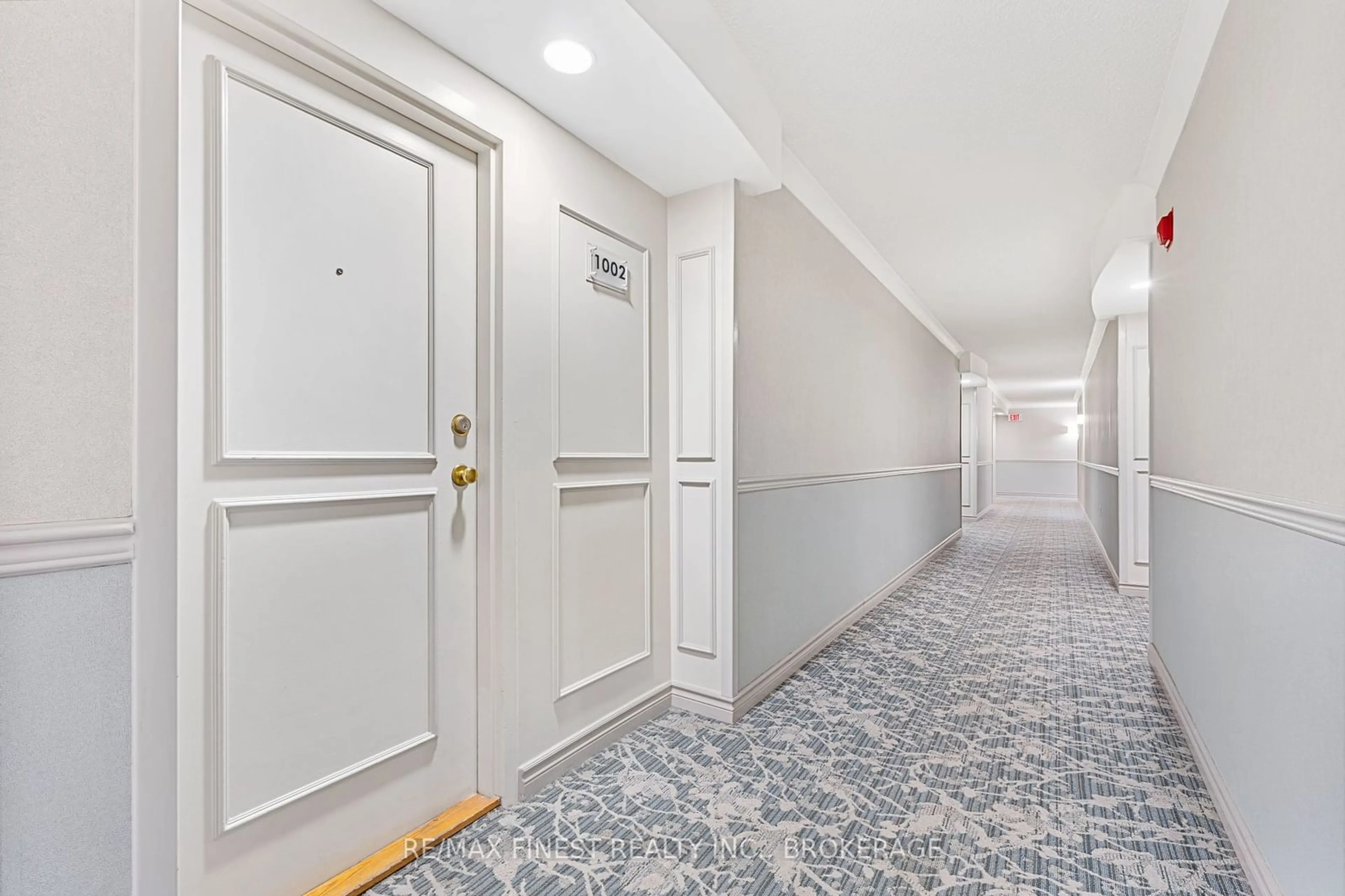 Indoor foyer for 165 Ontario St #1002, Kingston Ontario K7L 2Y6