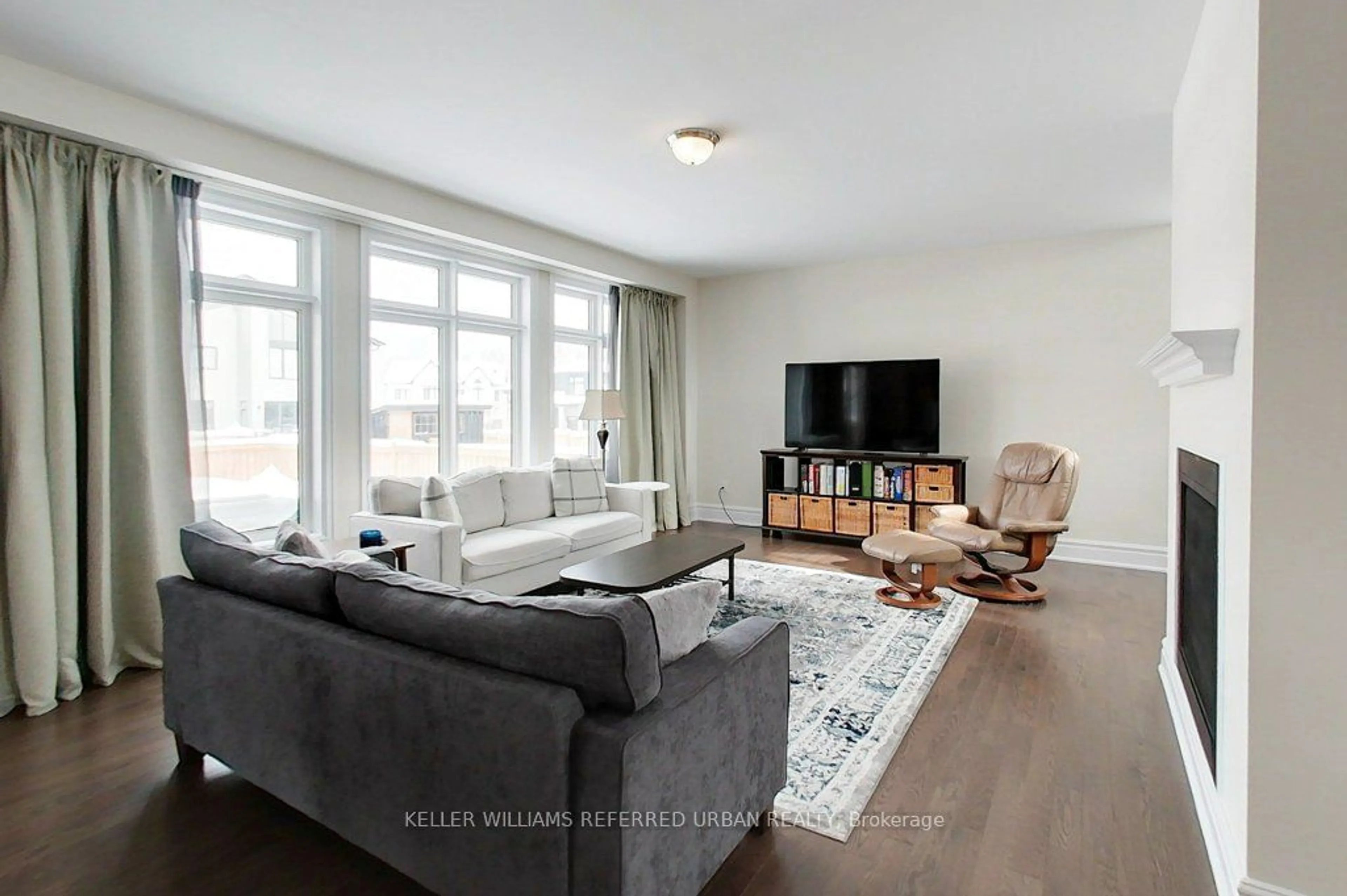 Living room with furniture, unknown for 161 Springside Cres, Blue Mountains Ontario L9Y 5L3