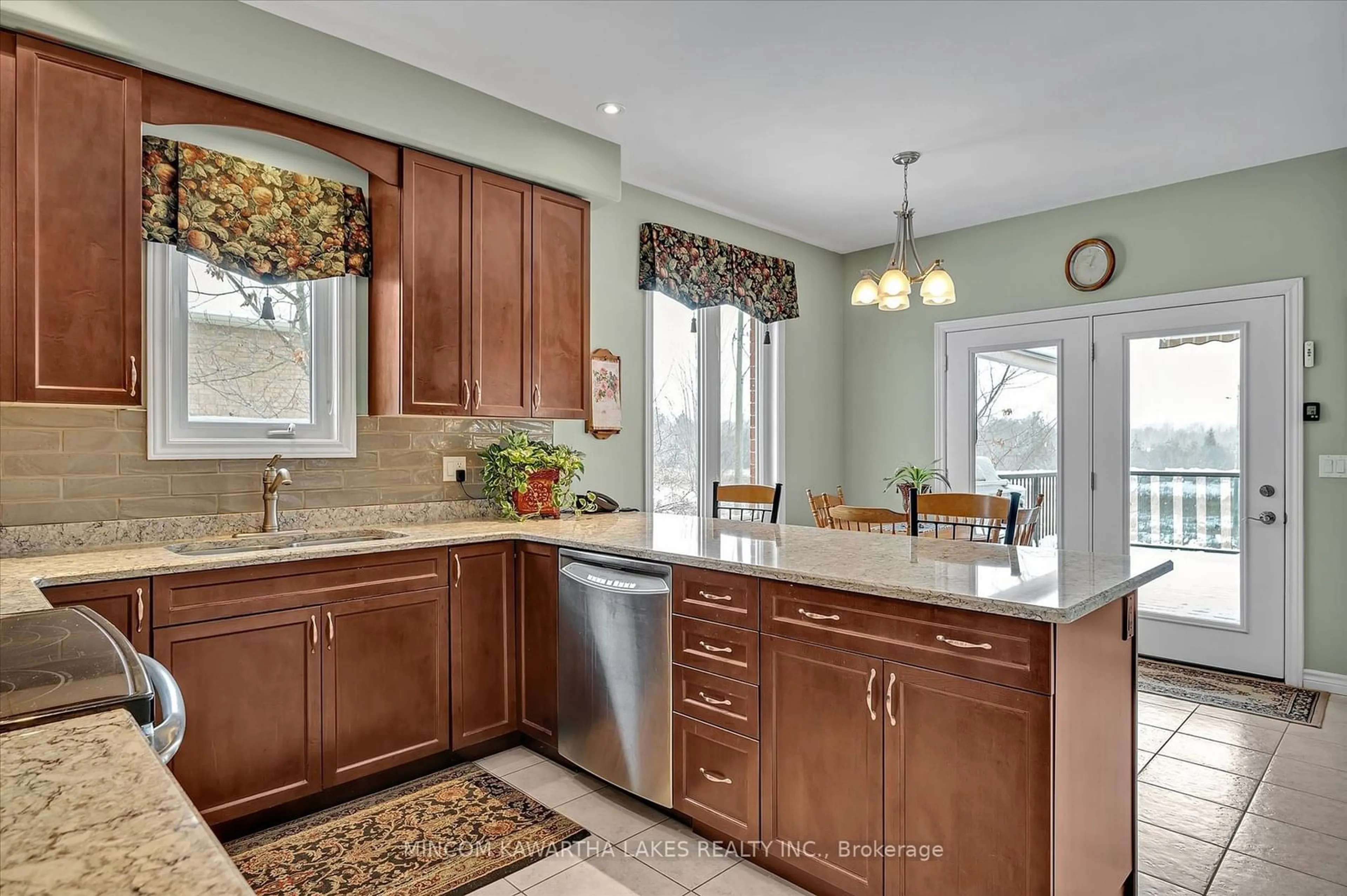 Open concept kitchen, ceramic/tile floor for 2495 Cunningham Blvd, Peterborough Ontario K9H 0A9