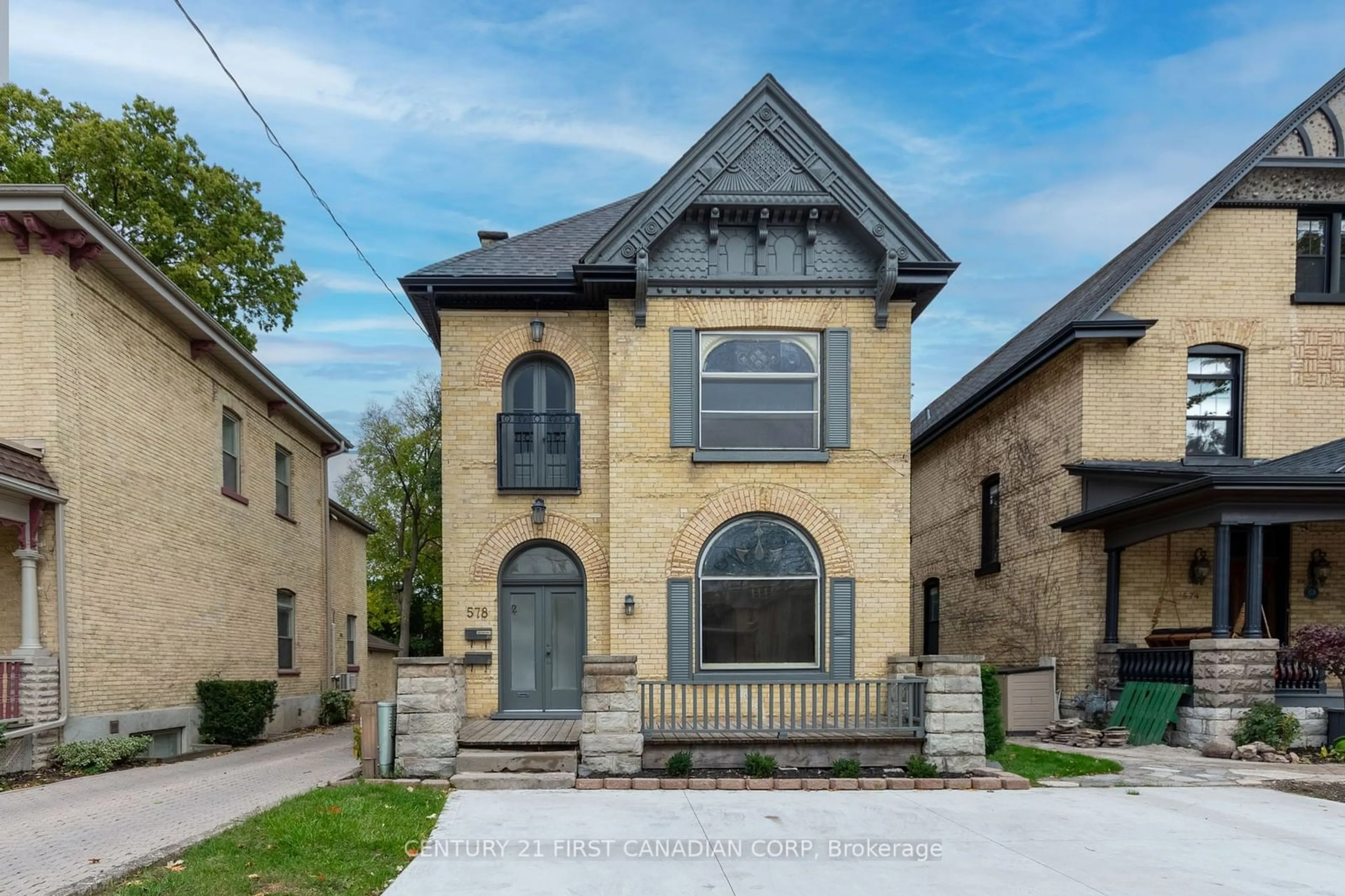 Home with brick exterior material, street for 578 WATERLOO St, London Ontario N6B 2P9