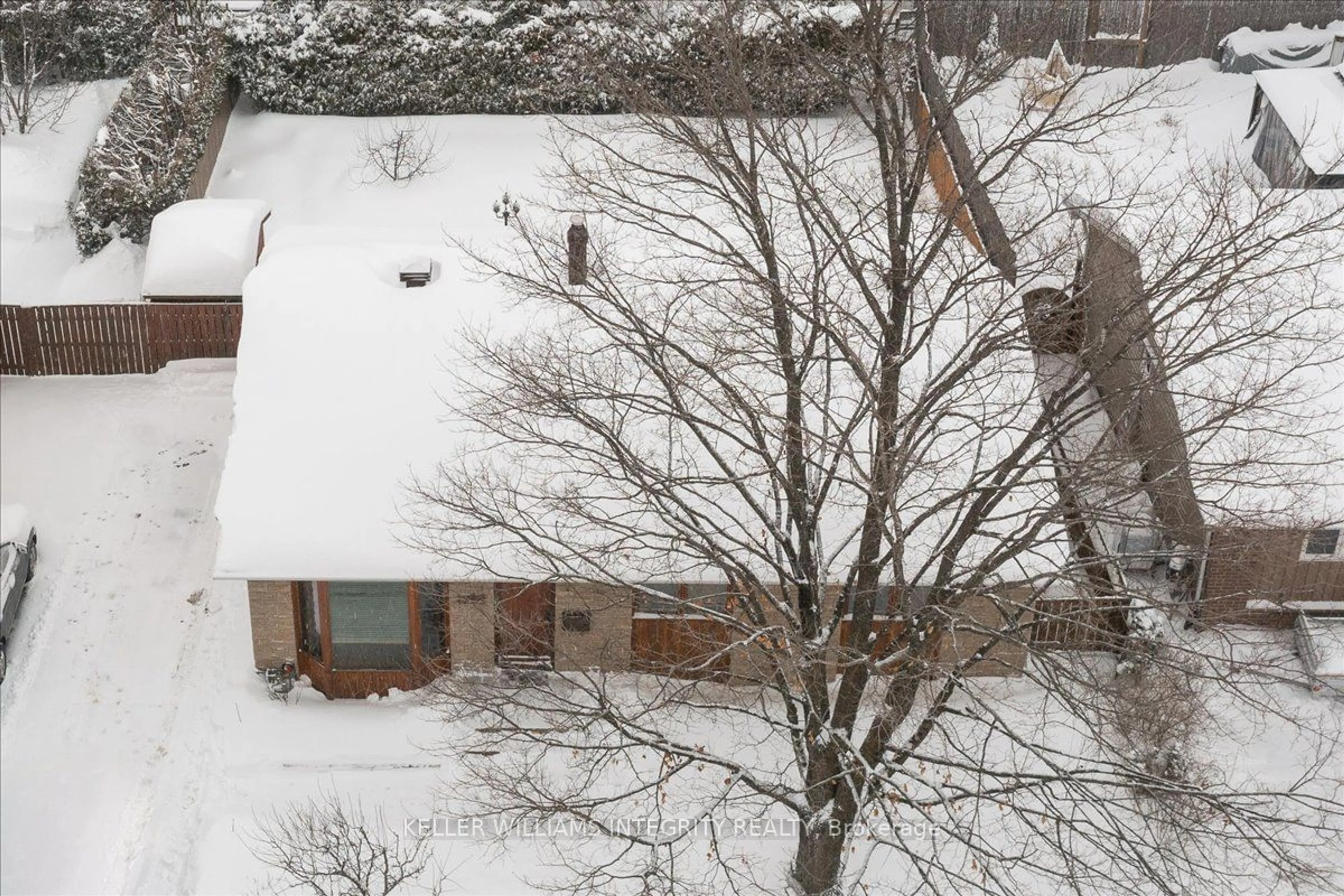 A pic from outside/outdoor area/front of a property/back of a property/a pic from drone, street for 1365 Matheson Rd, Cyrville - Carson Grove - Pineview Ontario K1J 8B5