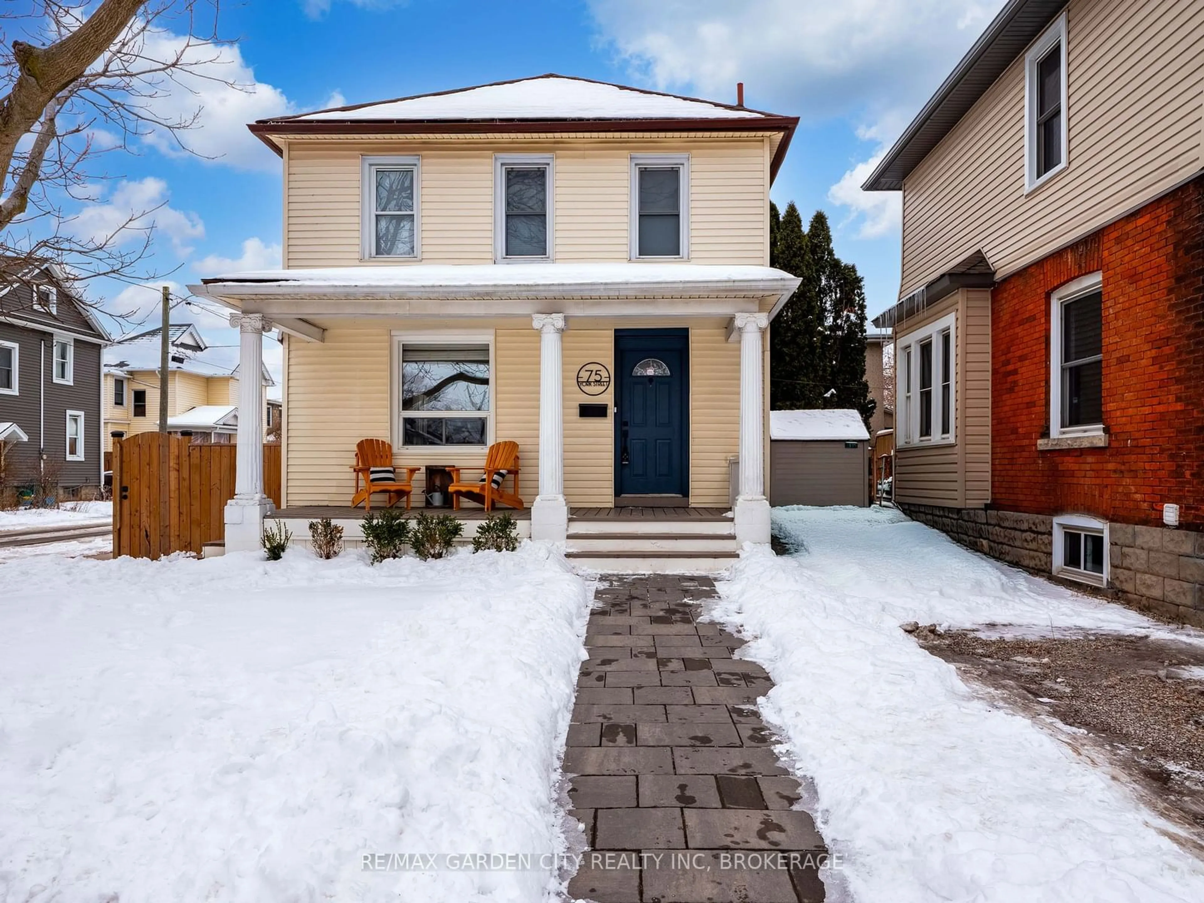 Home with brick exterior material, street for 75 York St, St. Catharines Ontario L2R 6C8