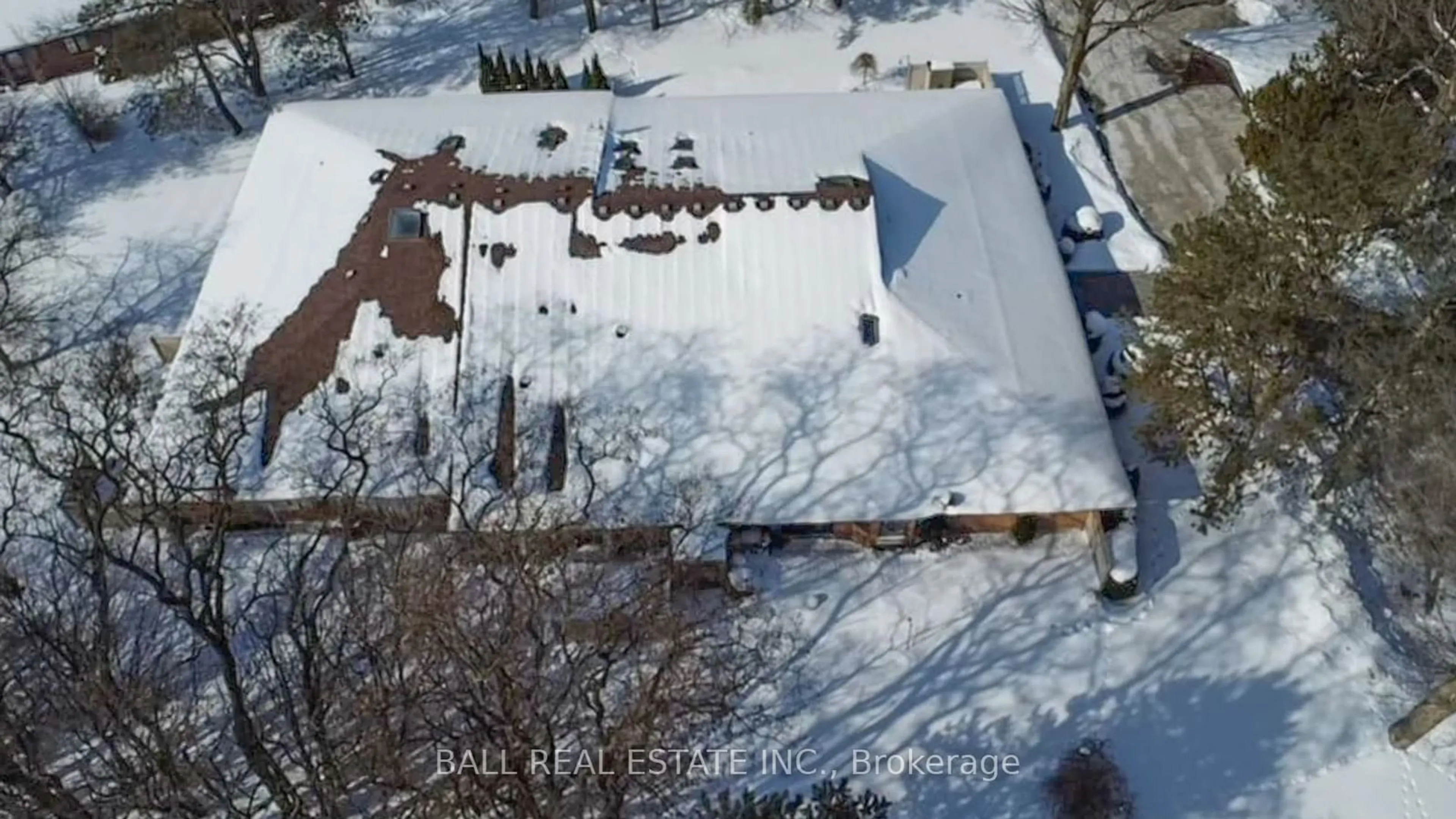 A pic from outside/outdoor area/front of a property/back of a property/a pic from drone, unknown for 3 Paddock Wood ##2, Peterborough Ontario K9H 7H2