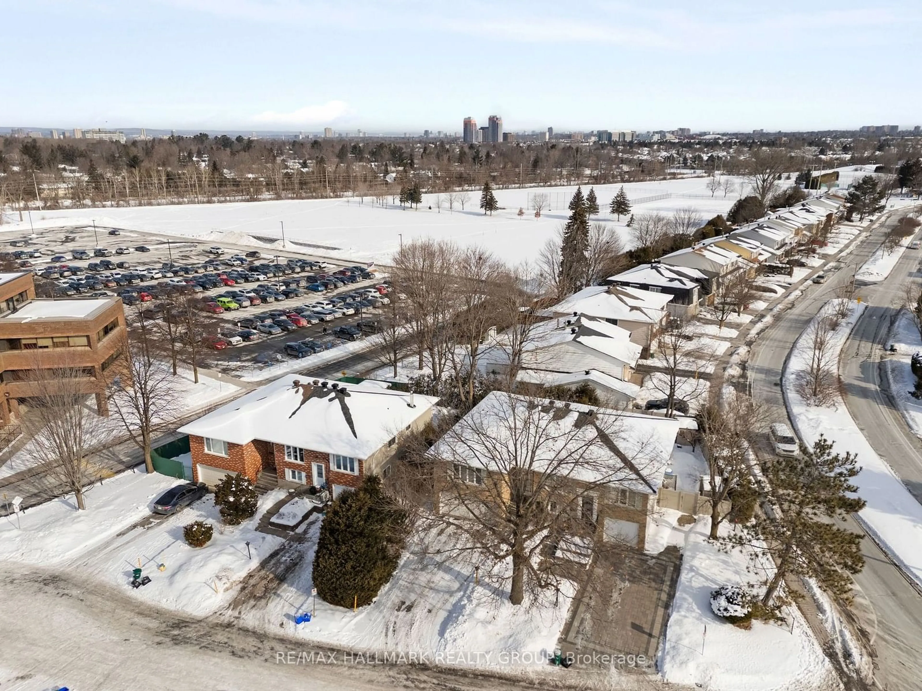 A pic from outside/outdoor area/front of a property/back of a property/a pic from drone, street for 3 Ashwick Crt, South of Baseline to Knoxdale Ontario K2G 3S4