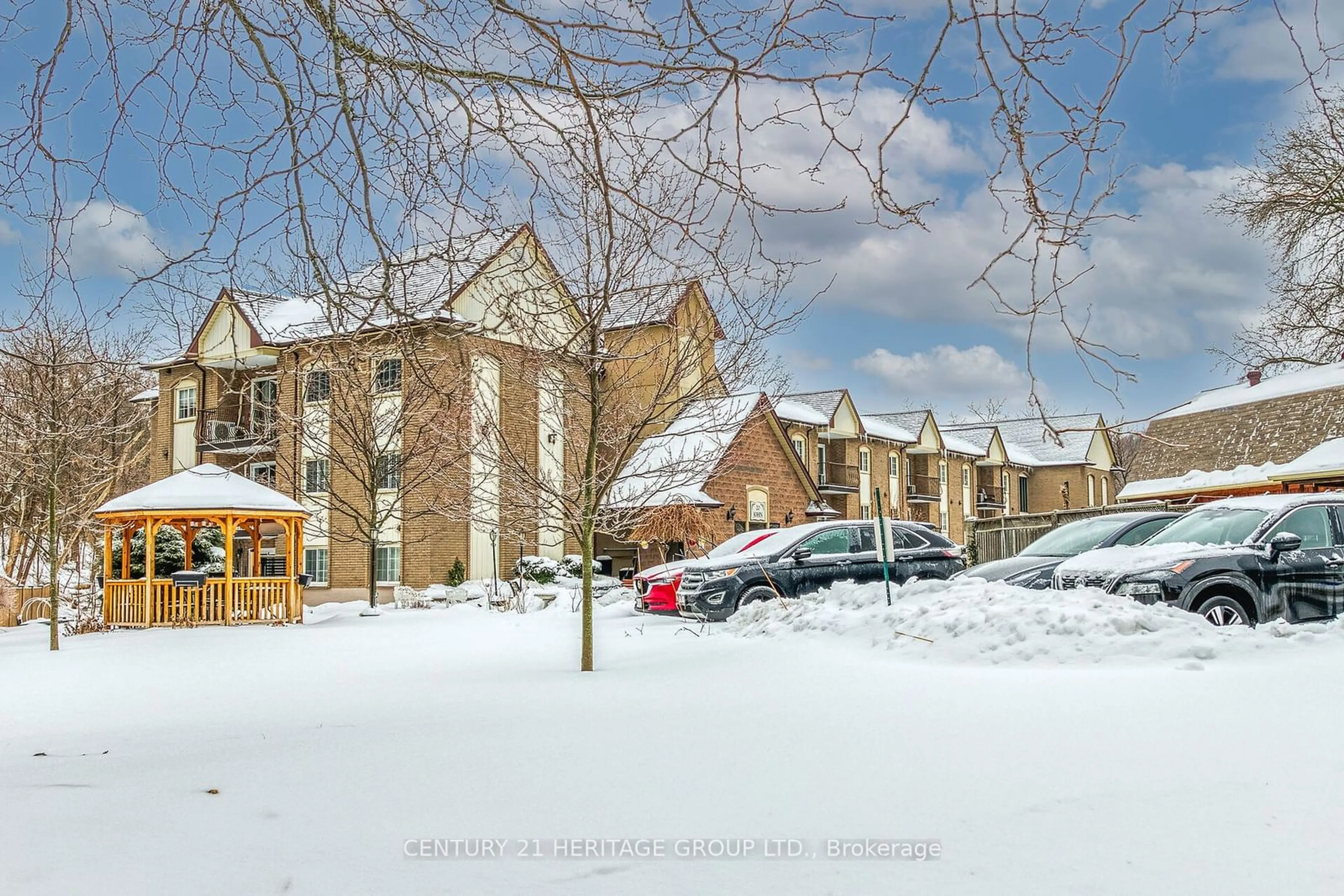 A pic from outside/outdoor area/front of a property/back of a property/a pic from drone, street for 20 John St ##207, Grimsby Ontario L3M 1X5