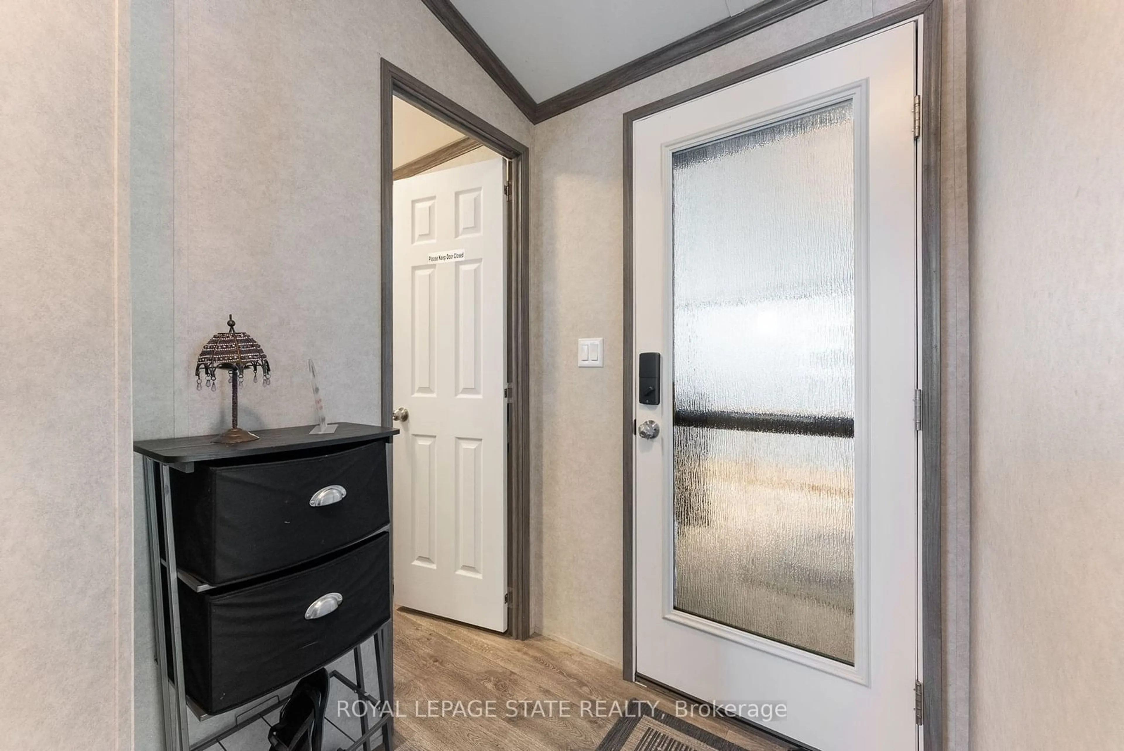 Indoor entryway for 490 Empire Rd, Port Colborne Ontario L0S 1R0