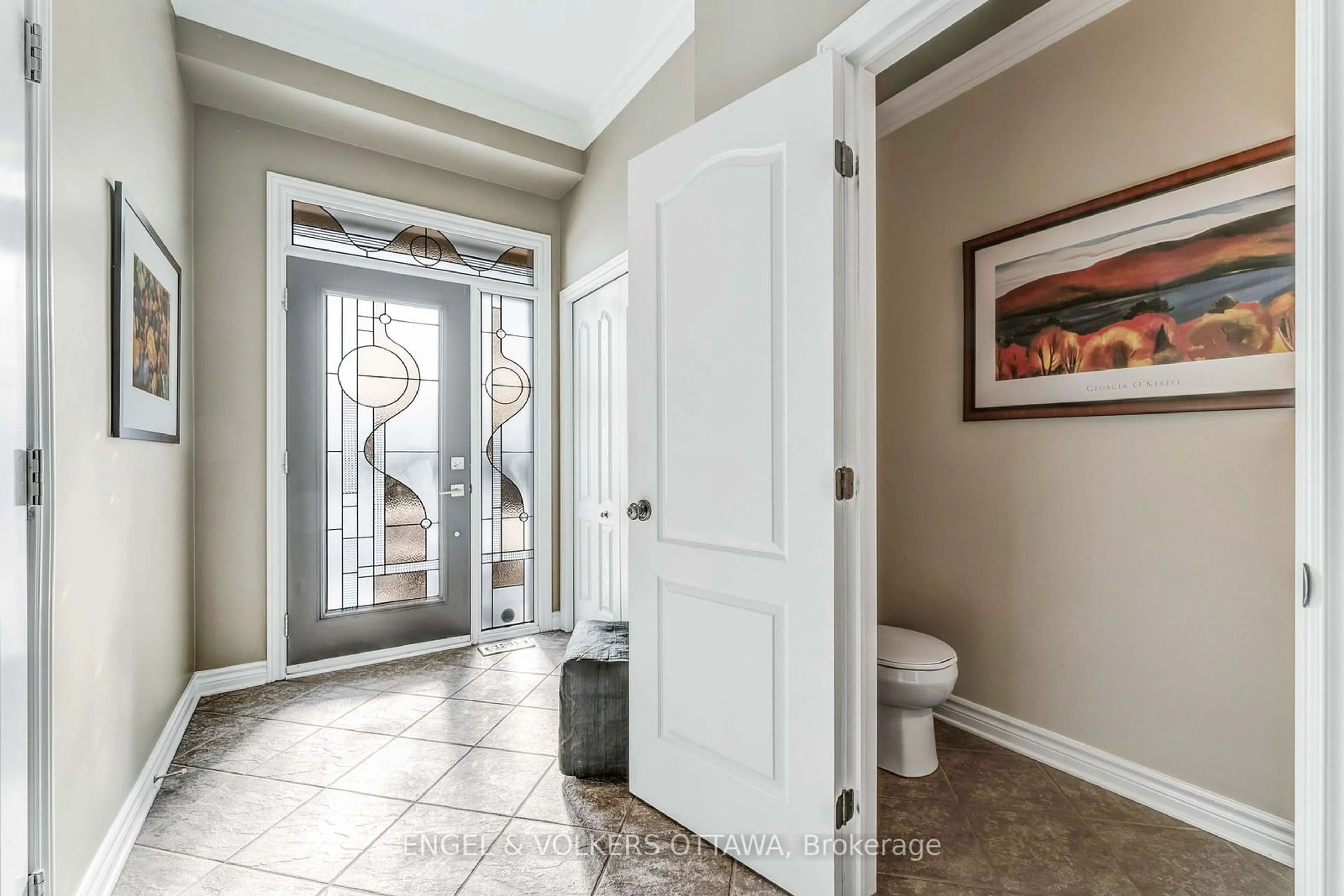 Indoor entryway for 717 White Alder Ave, Blossom Park - Airport and Area Ontario K1T 0E8