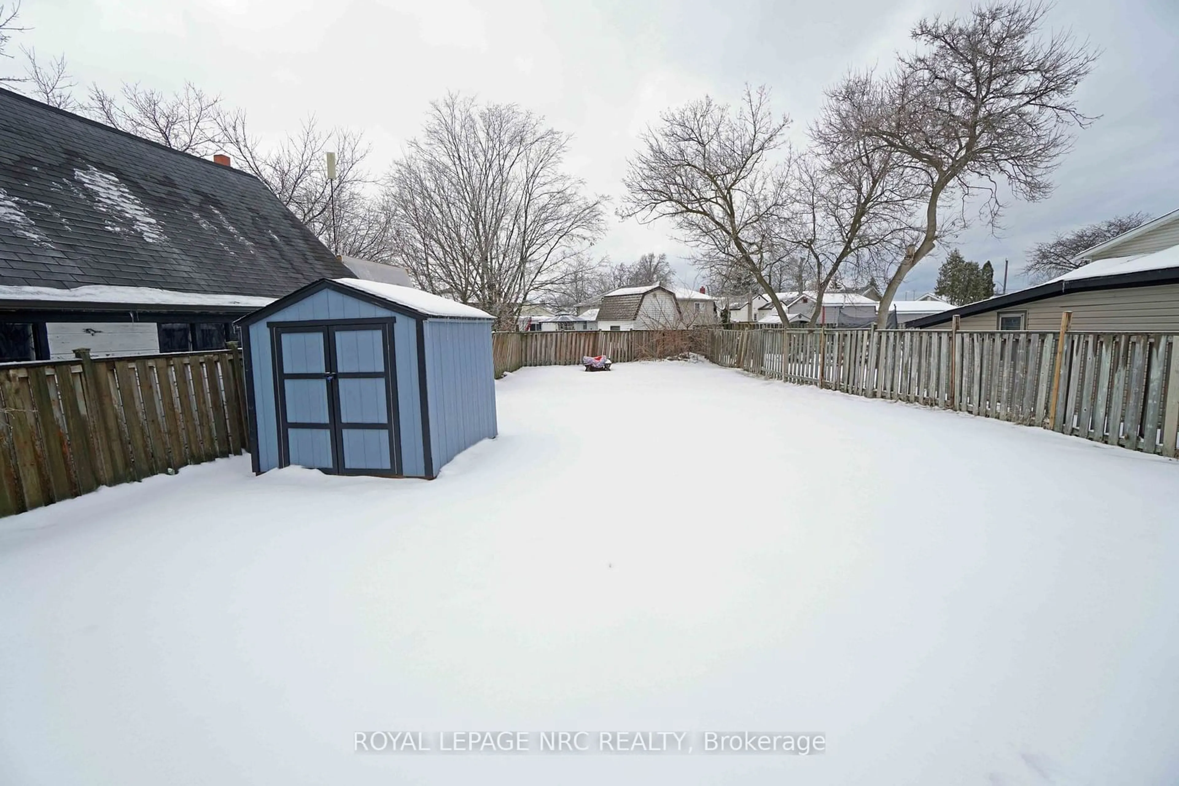 Shed for 228 Pelham Rd, St. Catharines Ontario L2S 1X6