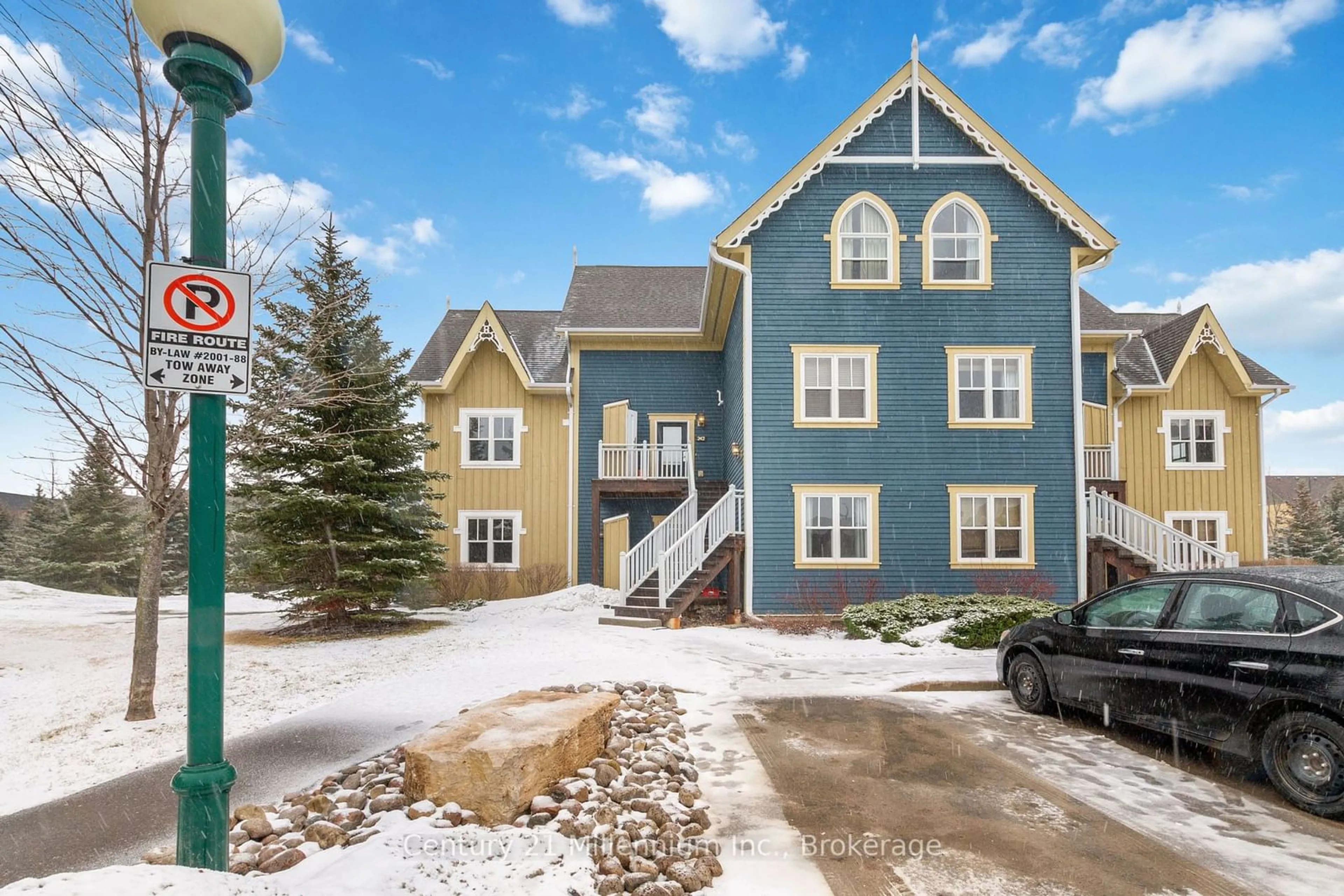 A pic from outside/outdoor area/front of a property/back of a property/a pic from drone, street for 171 Snowbridge Way #142, Blue Mountains Ontario L9Y 0V1