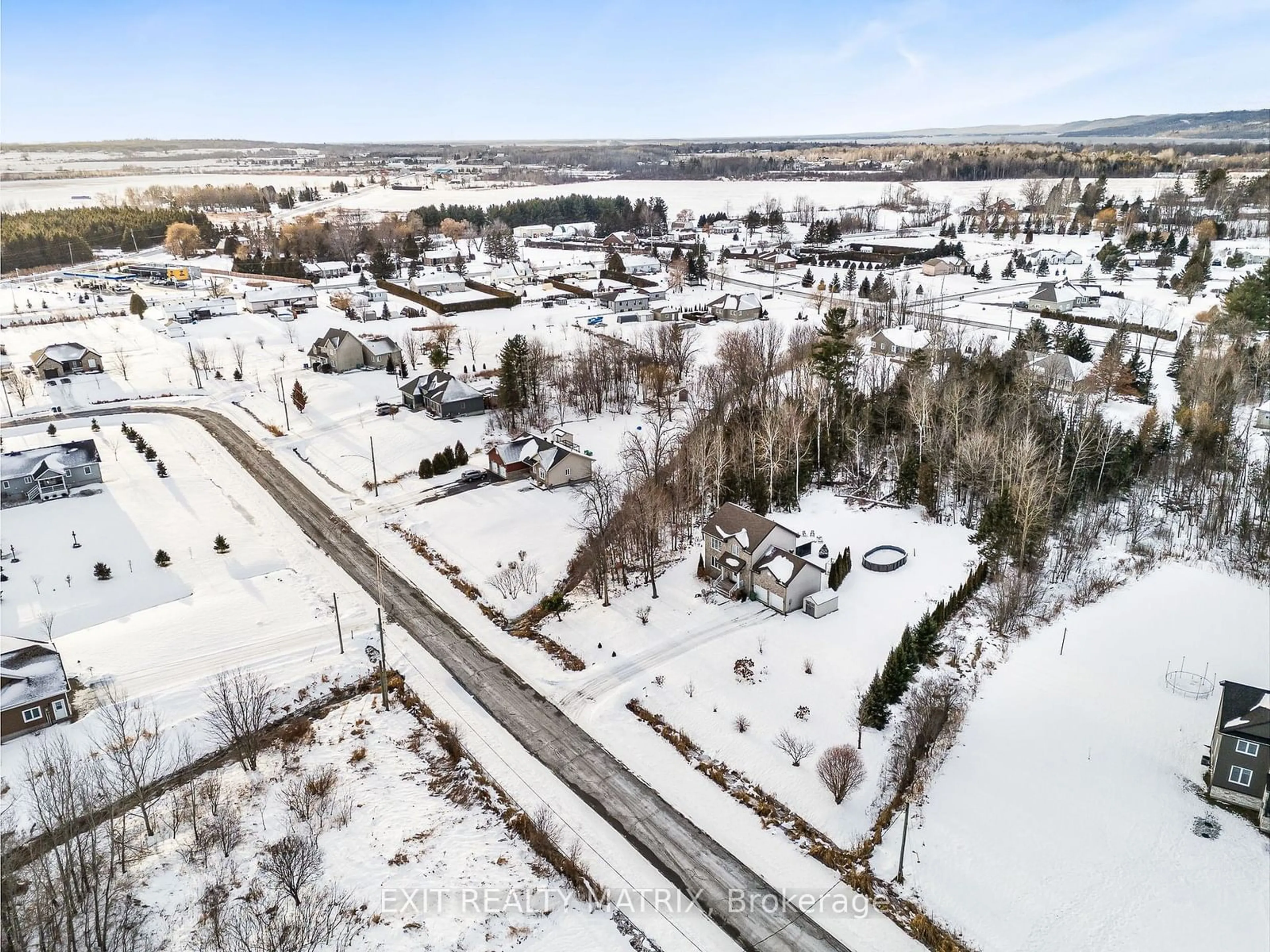 A pic from outside/outdoor area/front of a property/back of a property/a pic from drone, street for 771 Du Bercail St, Champlain Ontario K0B 1K0