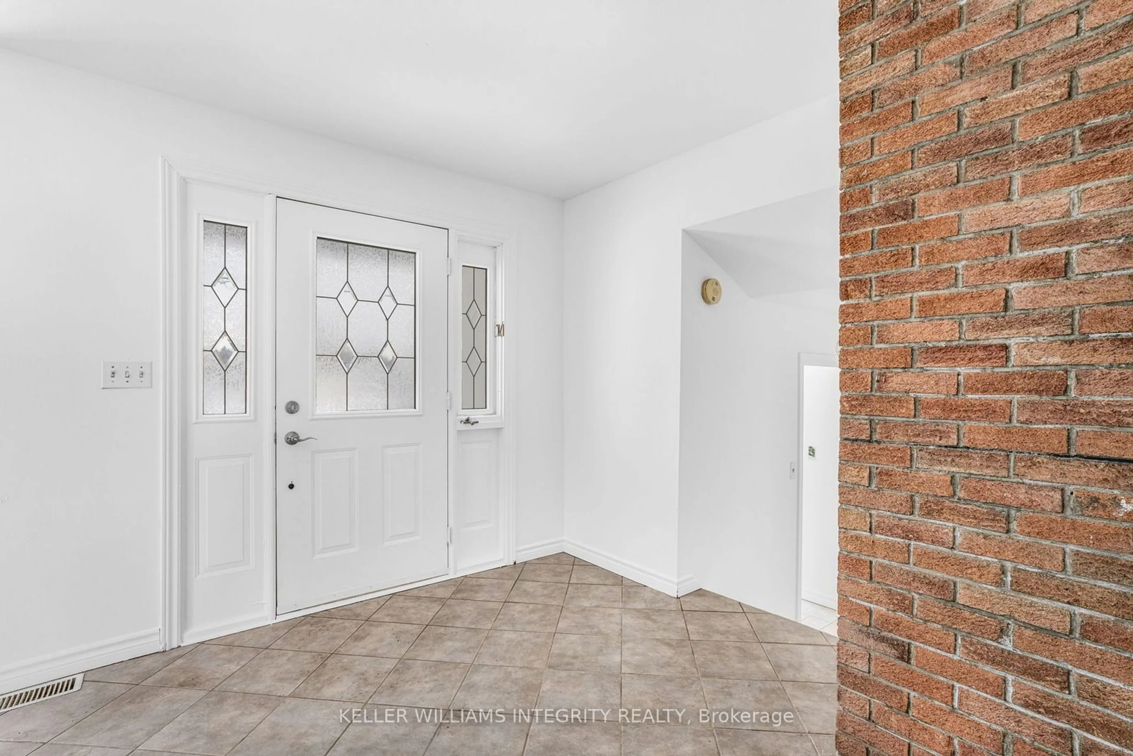 Indoor entryway for 120 Herbert St, The Nation Ontario K0A 2M0