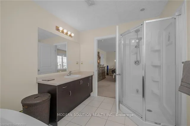 Additional property image - 142 IRWIN Ave