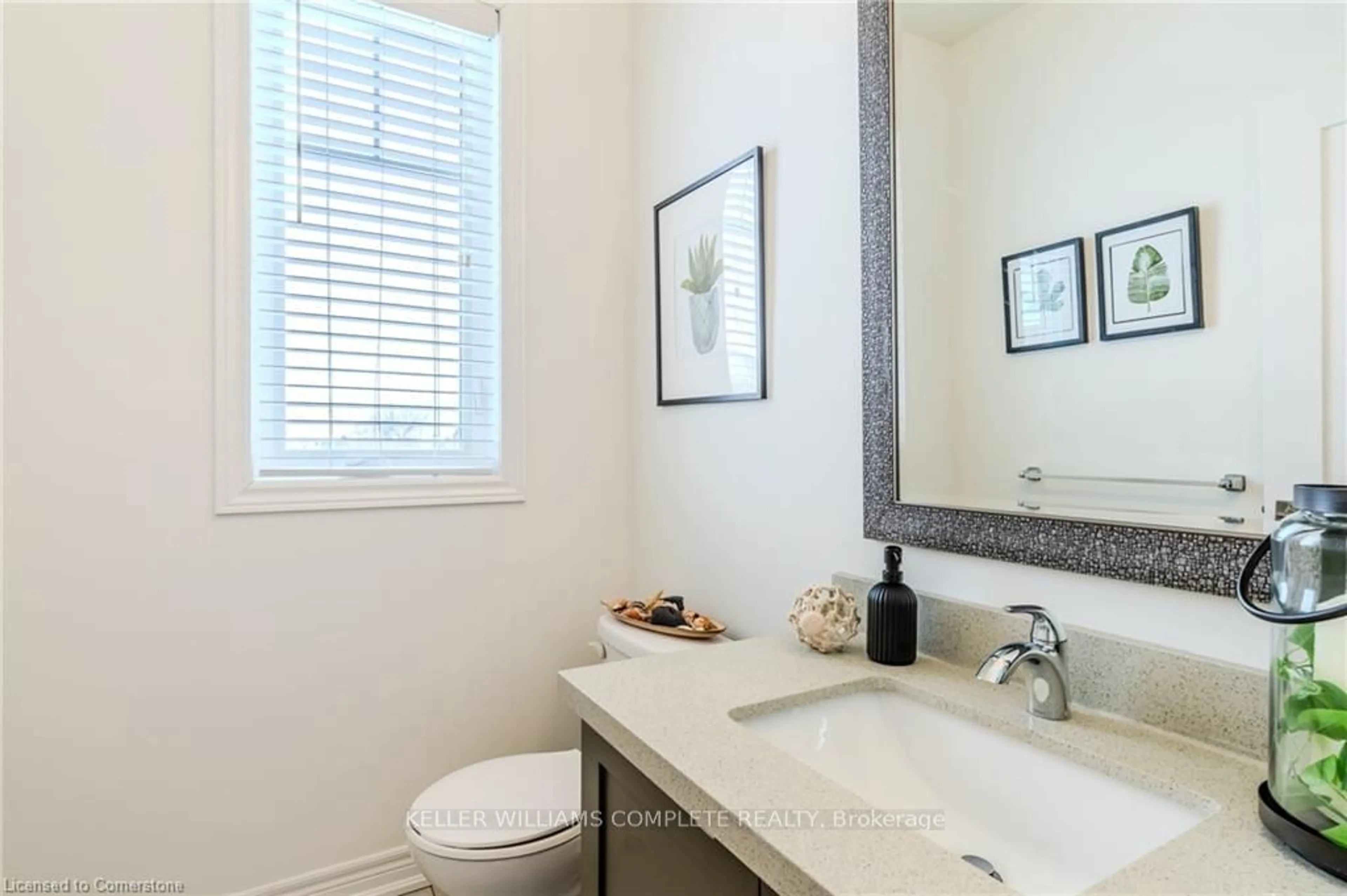 Standard bathroom, ceramic/tile floor for 120 Vineberg Dr #1, Hamilton Ontario L8W 4A3