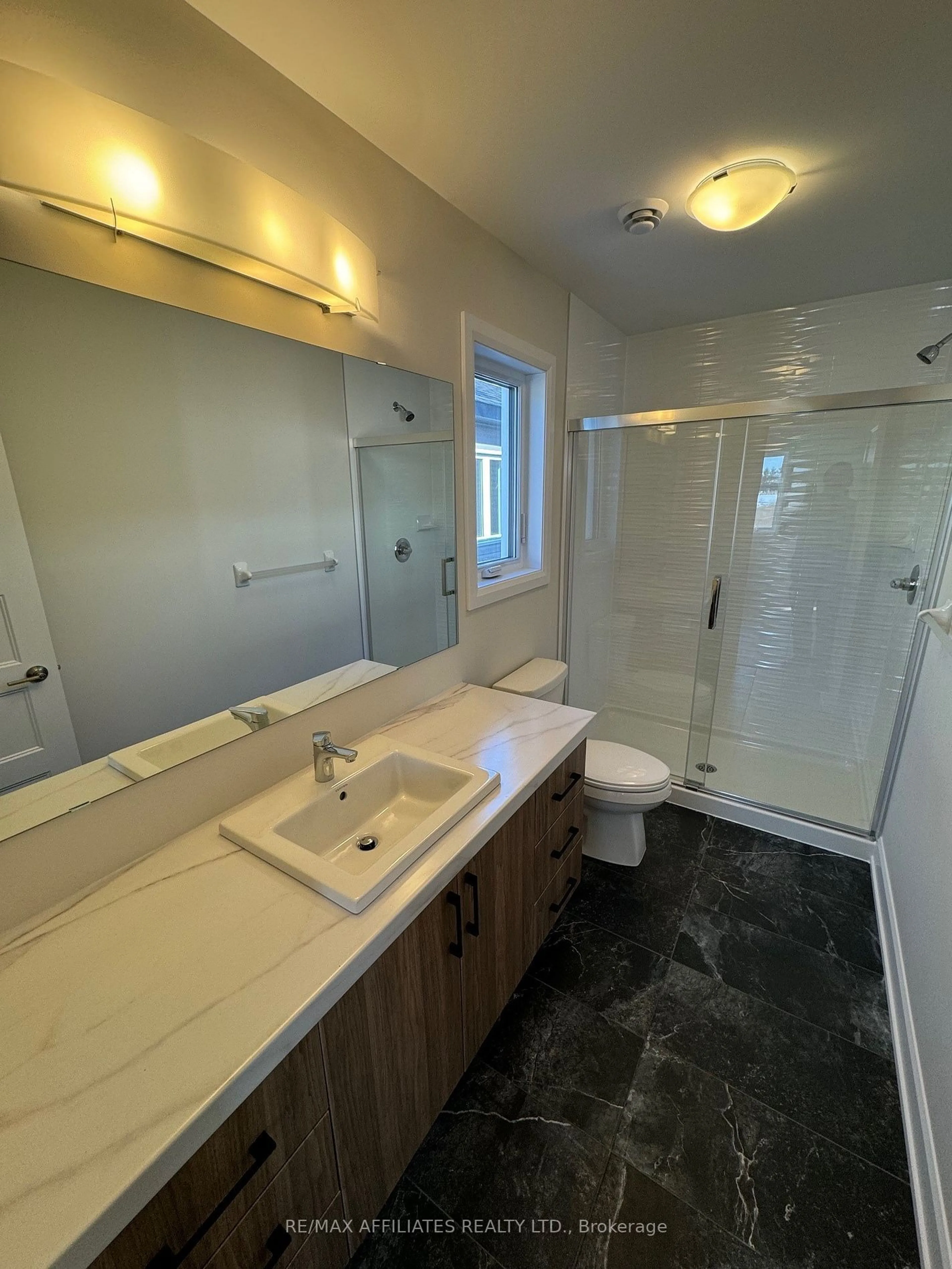 Standard bathroom, ceramic/tile floor for 1223 Montblanc Cres, Russell Ontario K0A 1W0