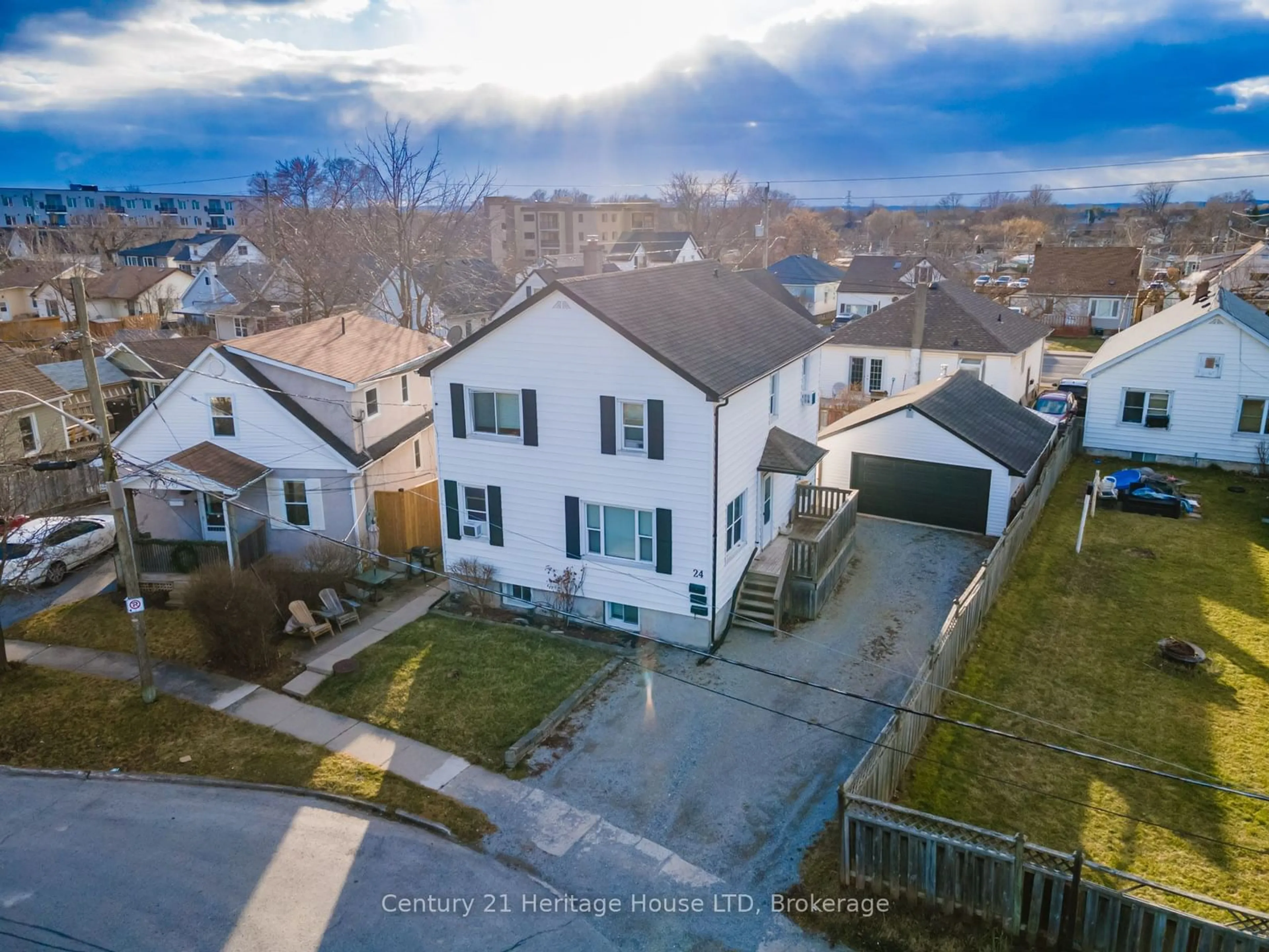 A pic from outside/outdoor area/front of a property/back of a property/a pic from drone, street for 24 Union St, St. Catharines Ontario L2S 2R2