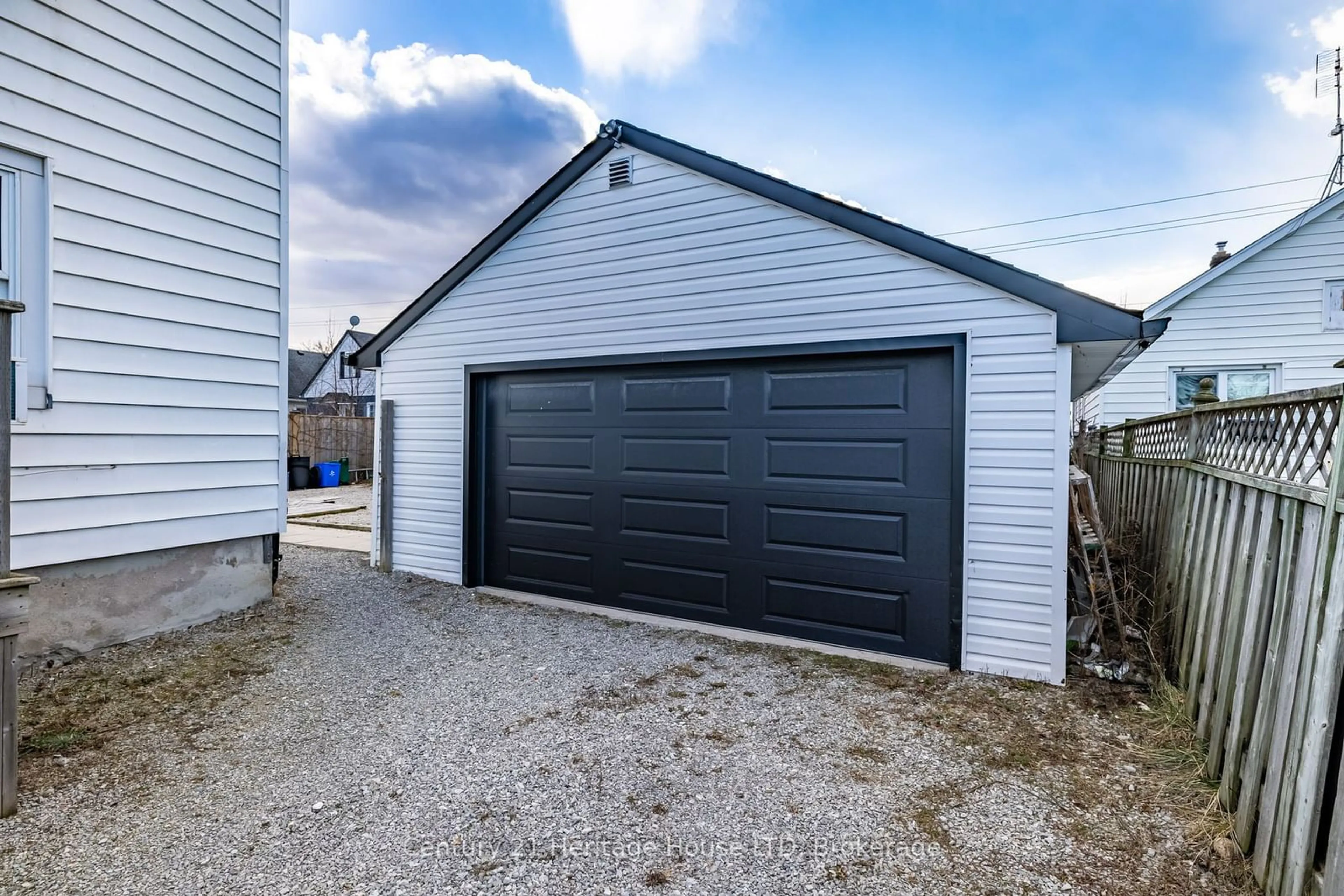 Indoor garage for 24 Union St, St. Catharines Ontario L2S 2R2