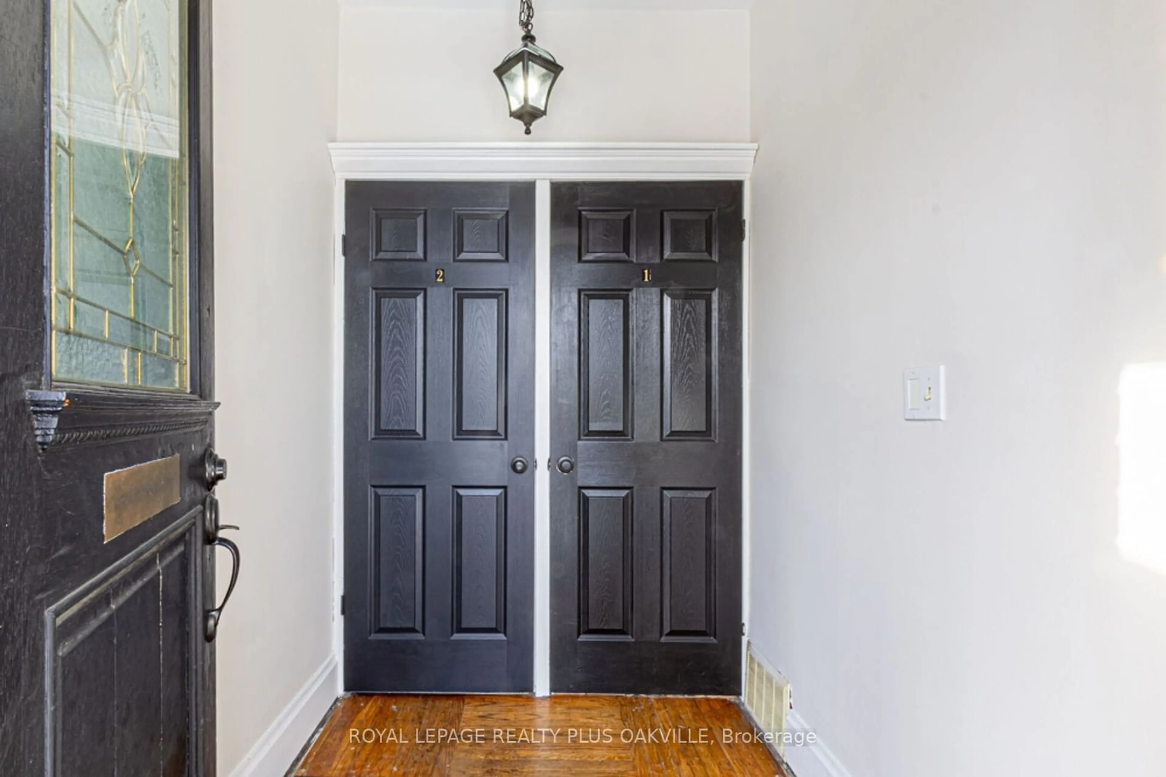 Indoor entryway for 58 Lorne Ave, Hamilton Ontario L8M 2X8