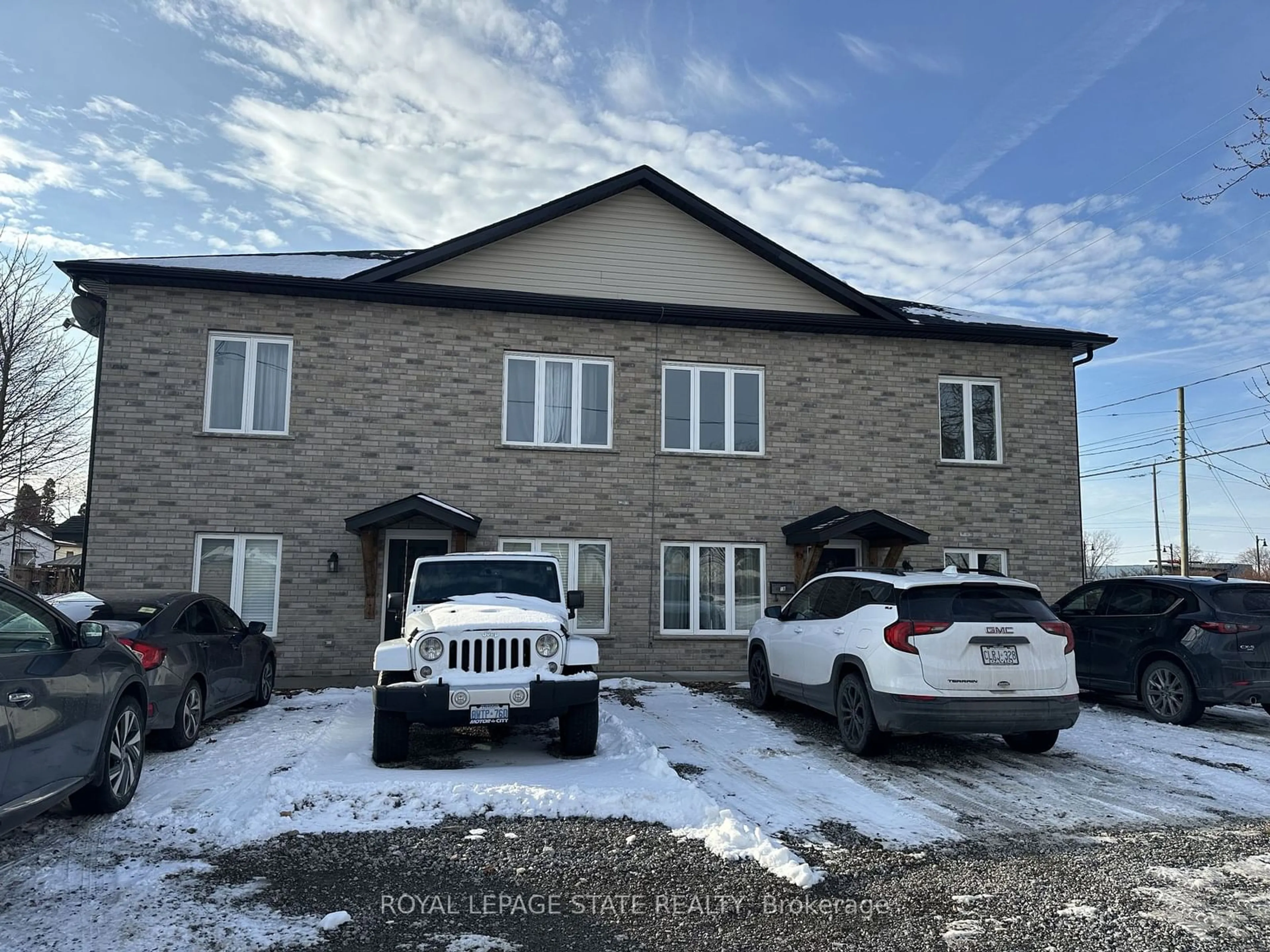 A pic from outside/outdoor area/front of a property/back of a property/a pic from drone, building for 248 Port Colborne Dr, Port Colborne Ontario L3B 3M9