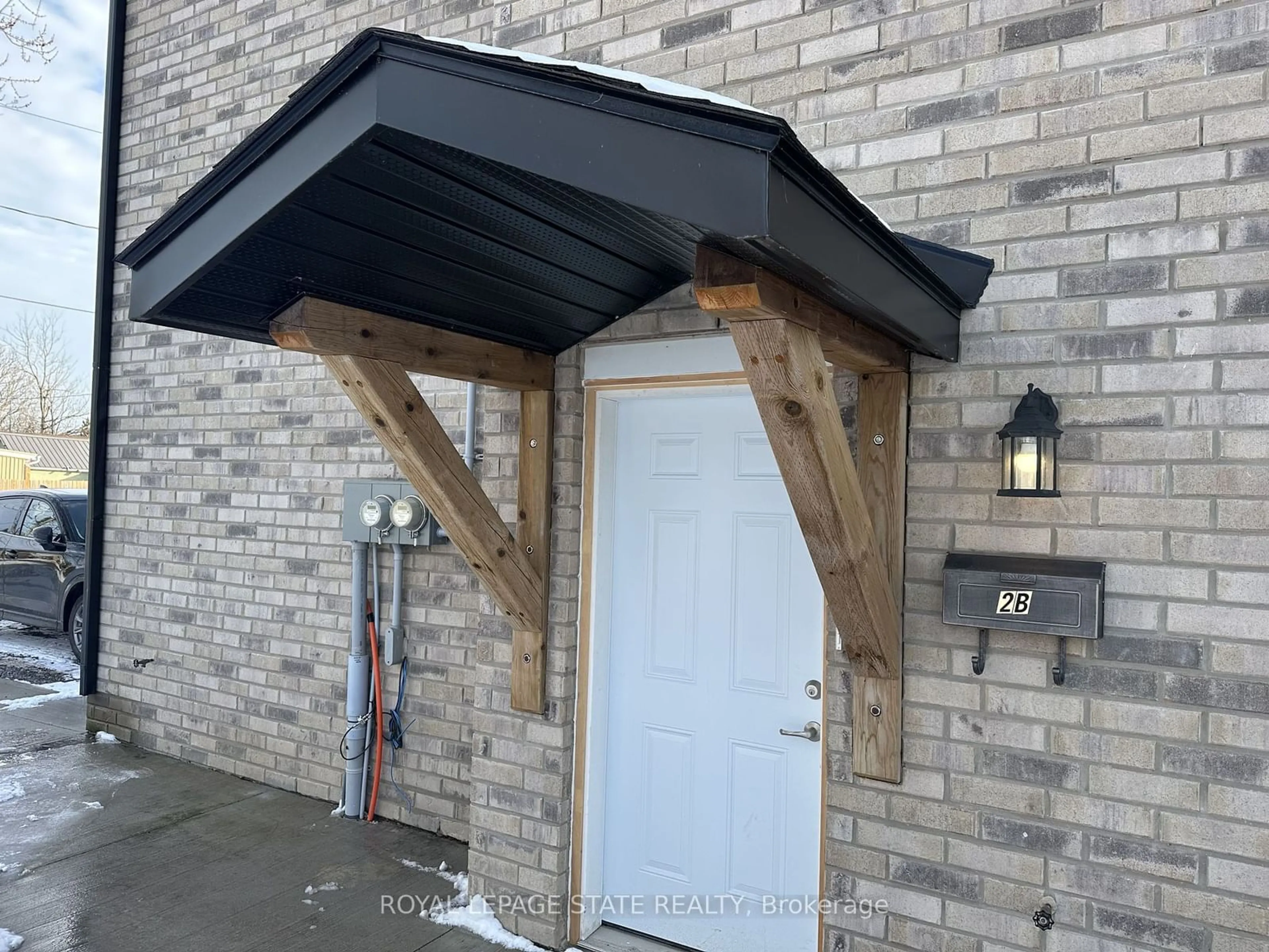 Indoor entryway for 248 Port Colborne Dr, Port Colborne Ontario L3B 3M9