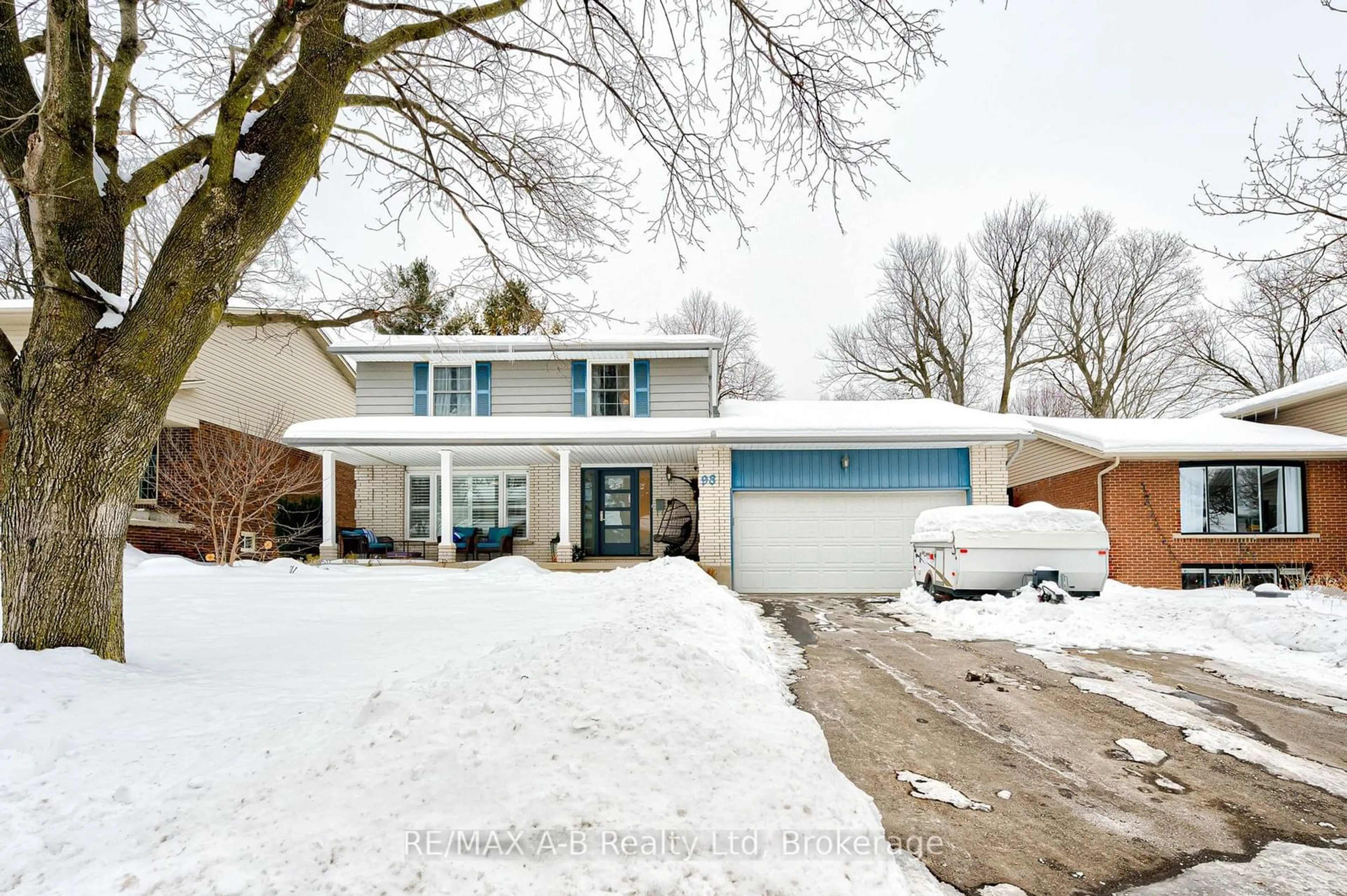 Home with vinyl exterior material, street for 98 Mccarron Cres, Waterloo Ontario N2L 5N2