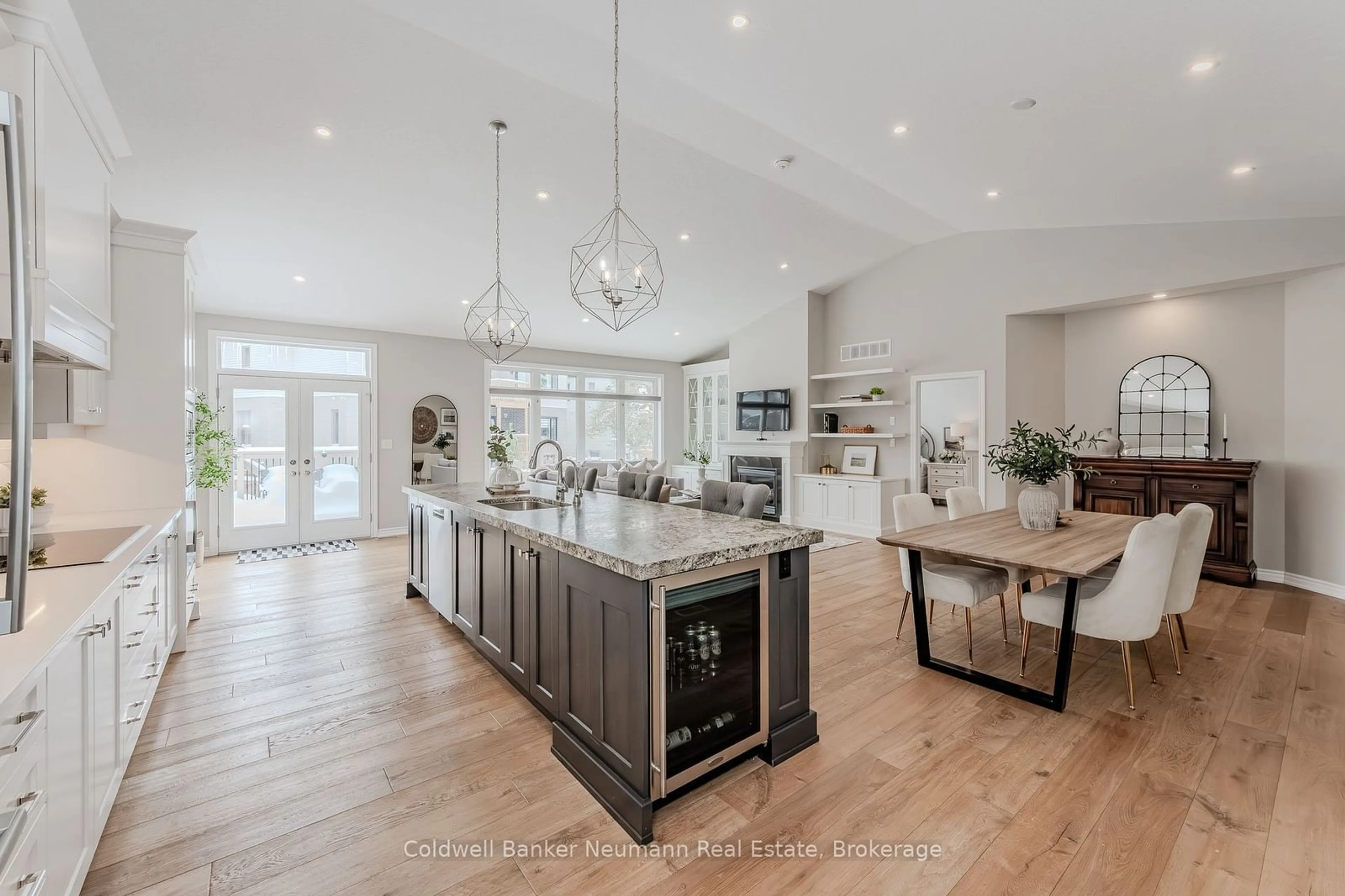 Open concept kitchen, unknown for 6 Zess Crt, Guelph Ontario N1G 0B1