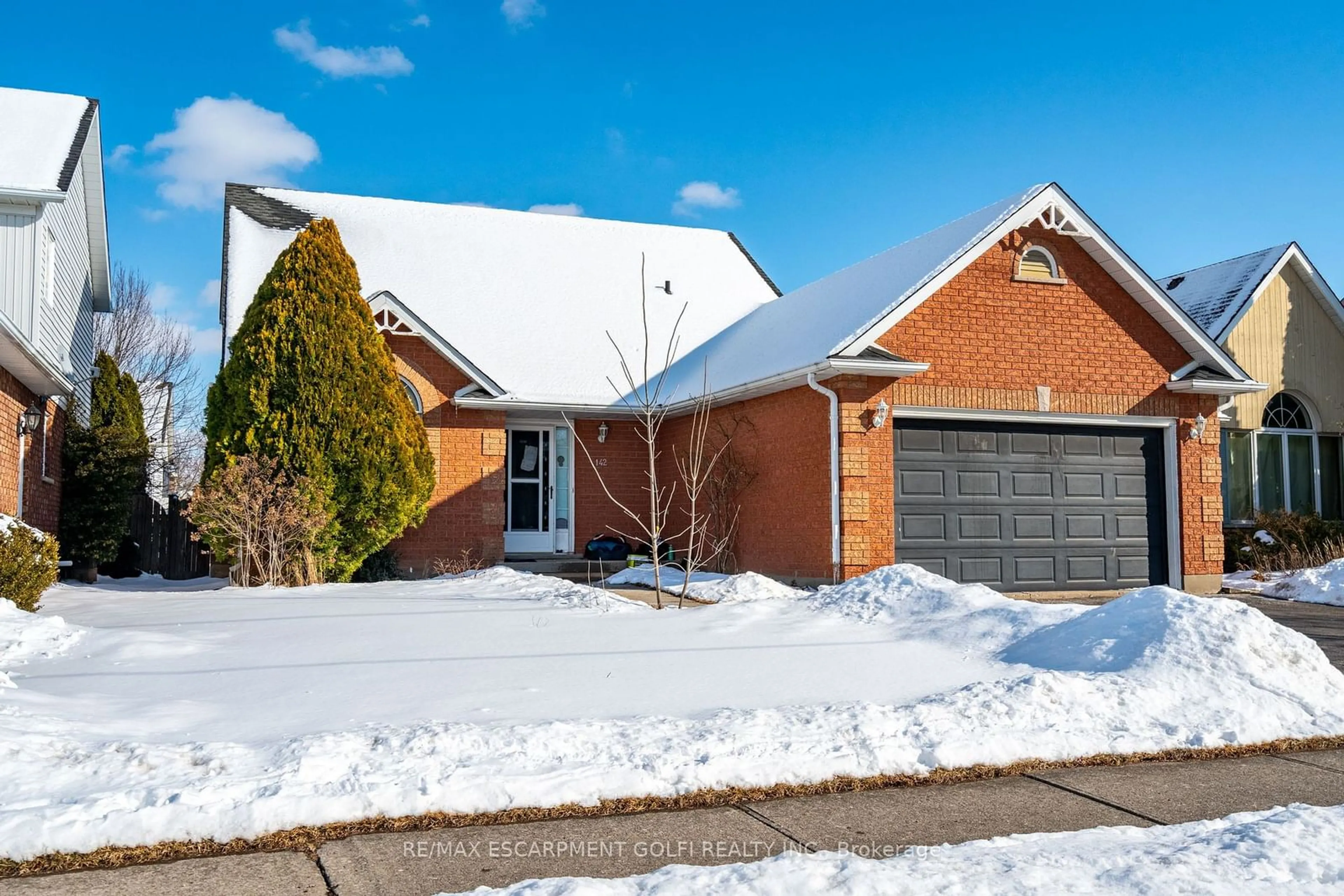 Home with brick exterior material, street for 142 Vansickle St, St. Catharines Ontario L2S 3W5