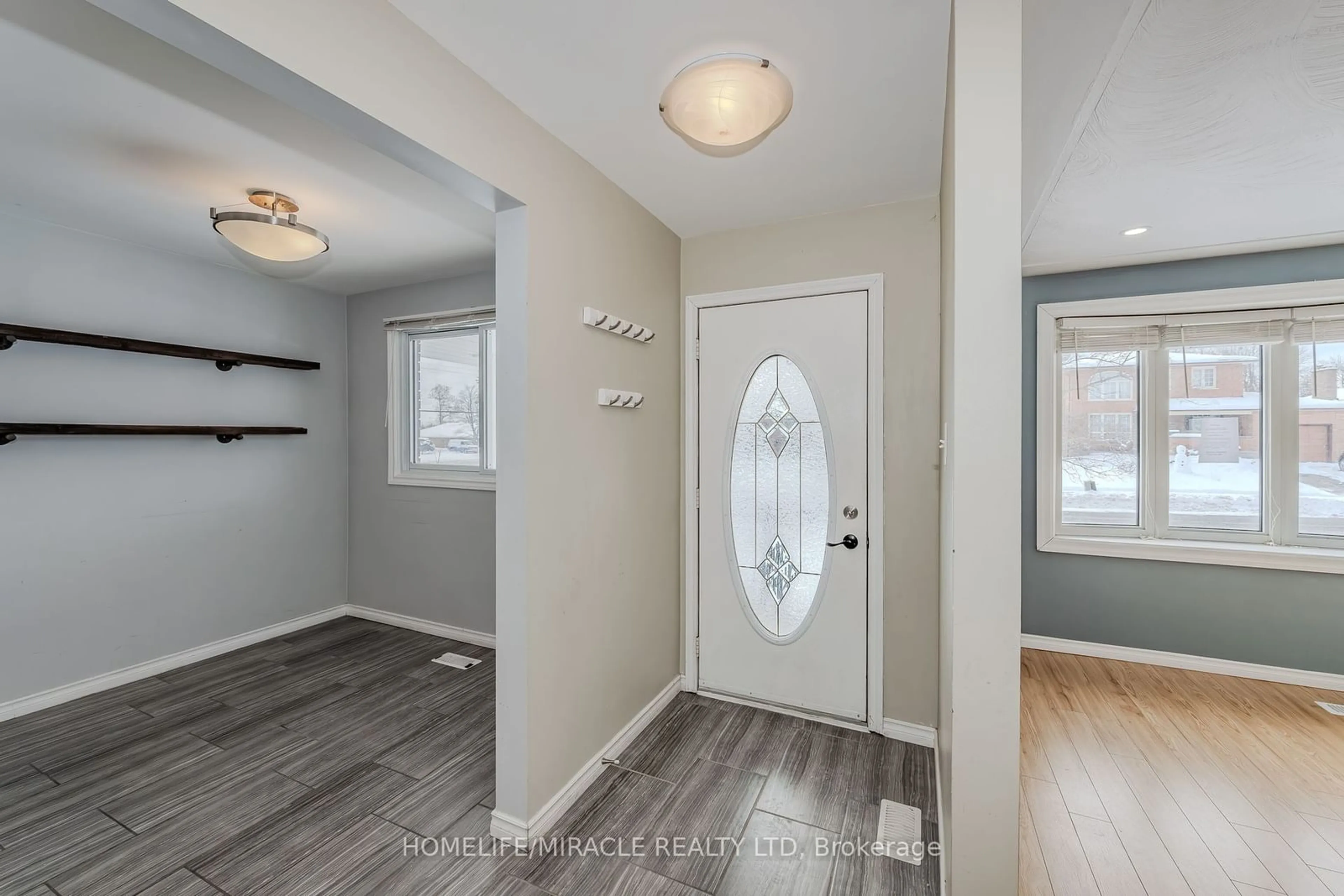 Indoor entryway for 140 Brant Ave, Guelph Ontario N1E 6C9