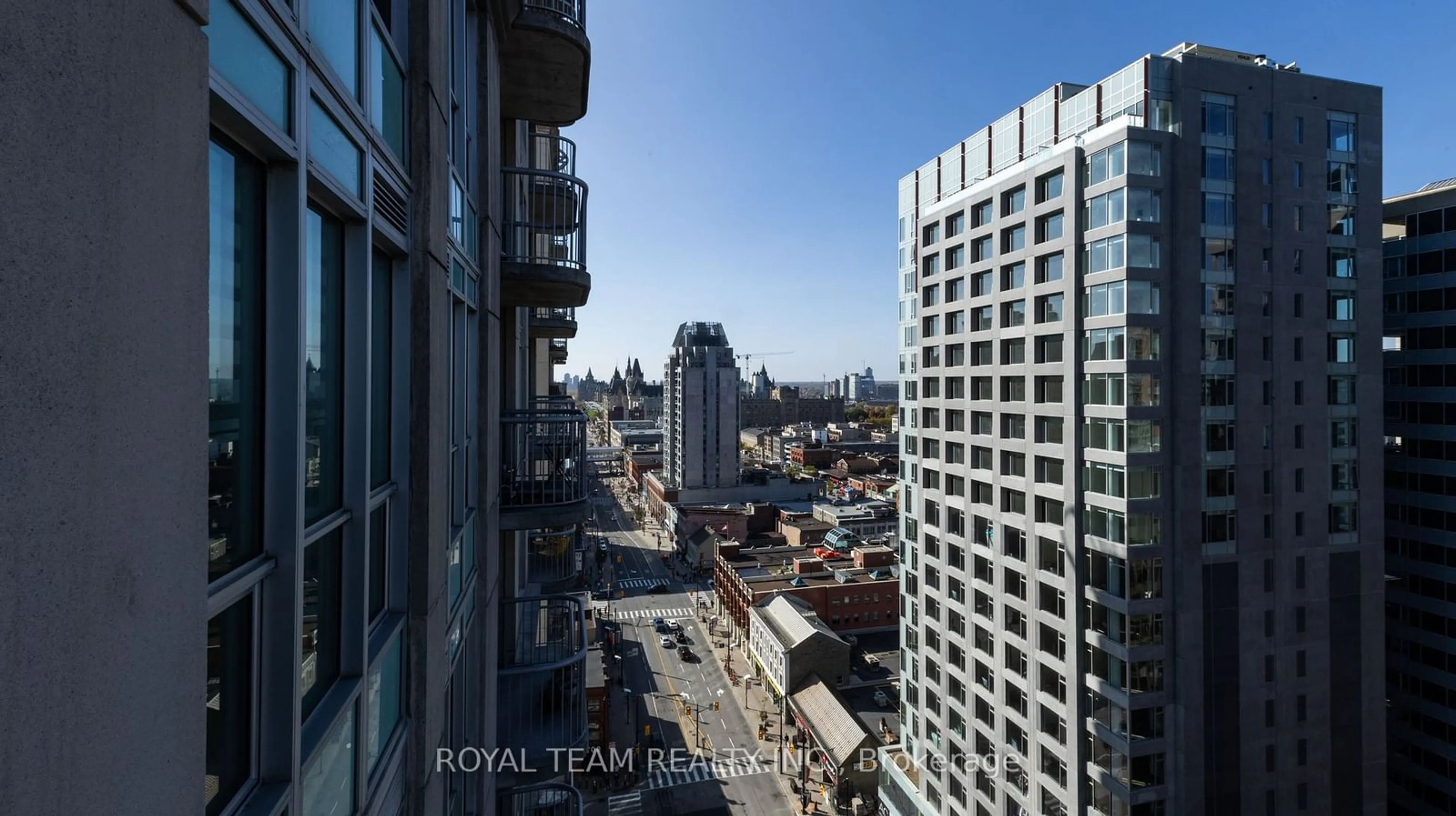 A pic from outside/outdoor area/front of a property/back of a property/a pic from drone, city buildings view from balcony for 234 Rideau St #1903, Lower Town - Sandy Hill Ontario K1N 0A9