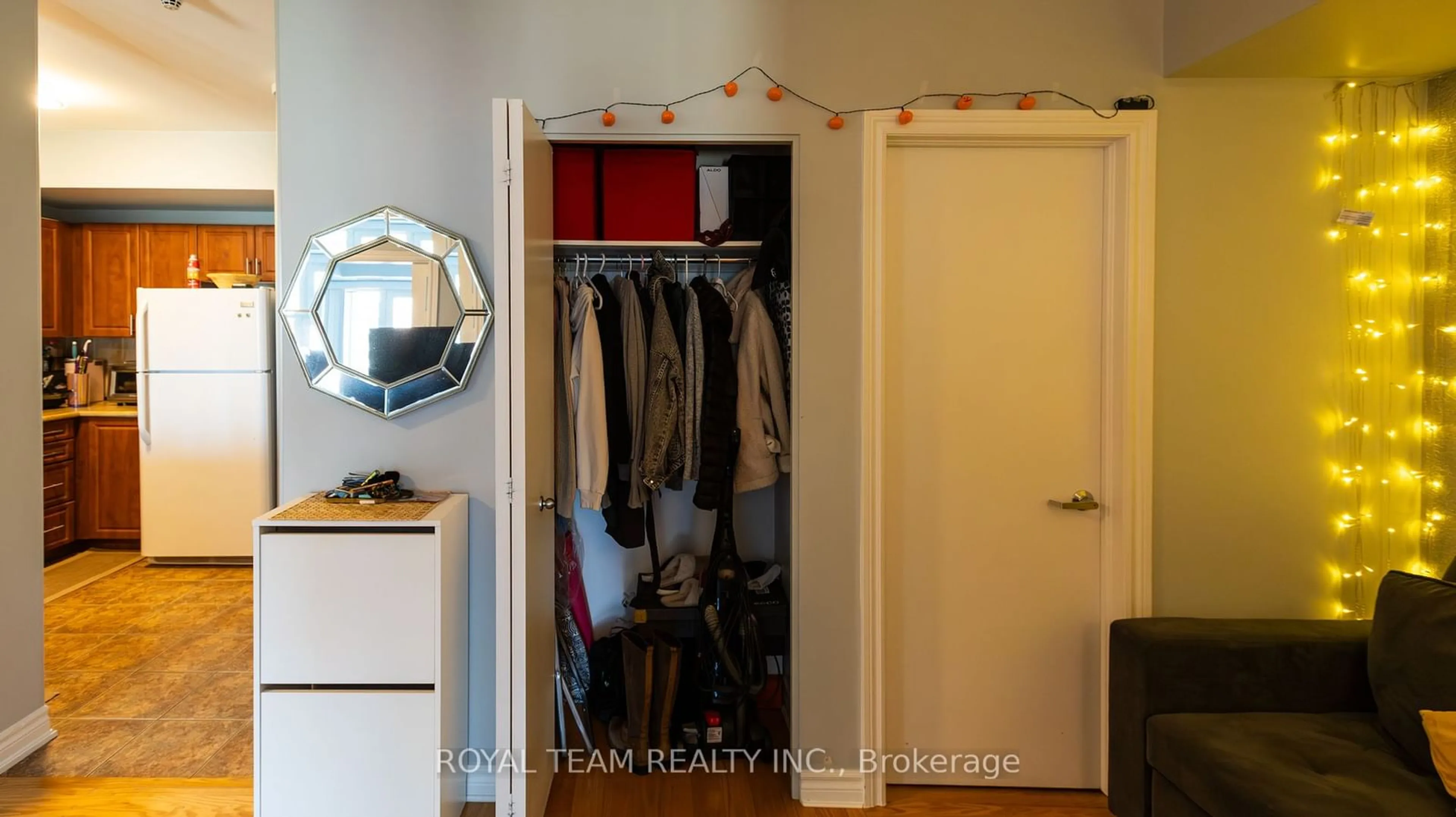 Storage room or clothes room or walk-in closet for 234 Rideau St #1903, Lower Town - Sandy Hill Ontario K1N 0A9