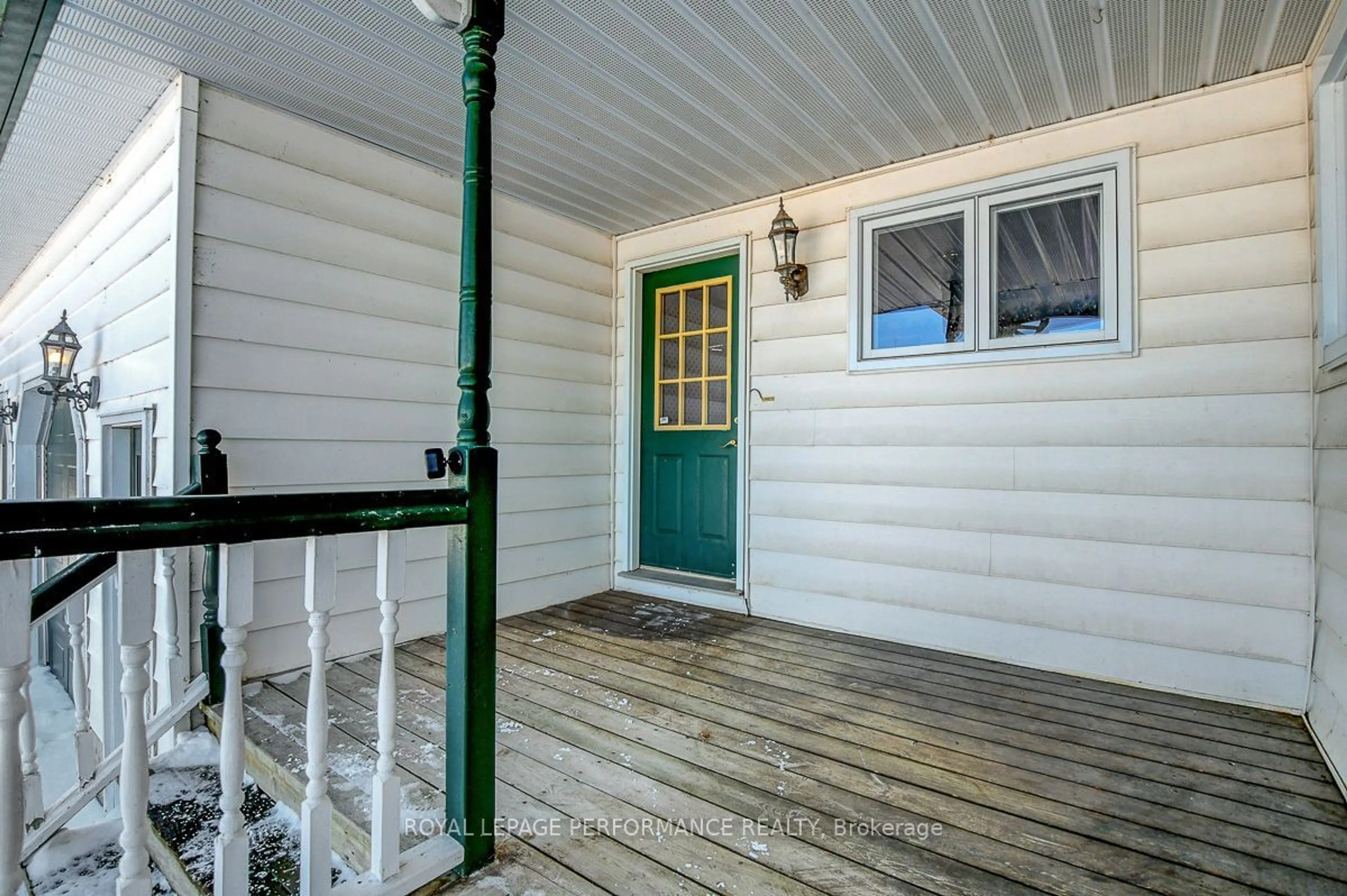 Indoor entryway for 15490 Ashburn Rd, North Stormont Ontario K0C 1G0