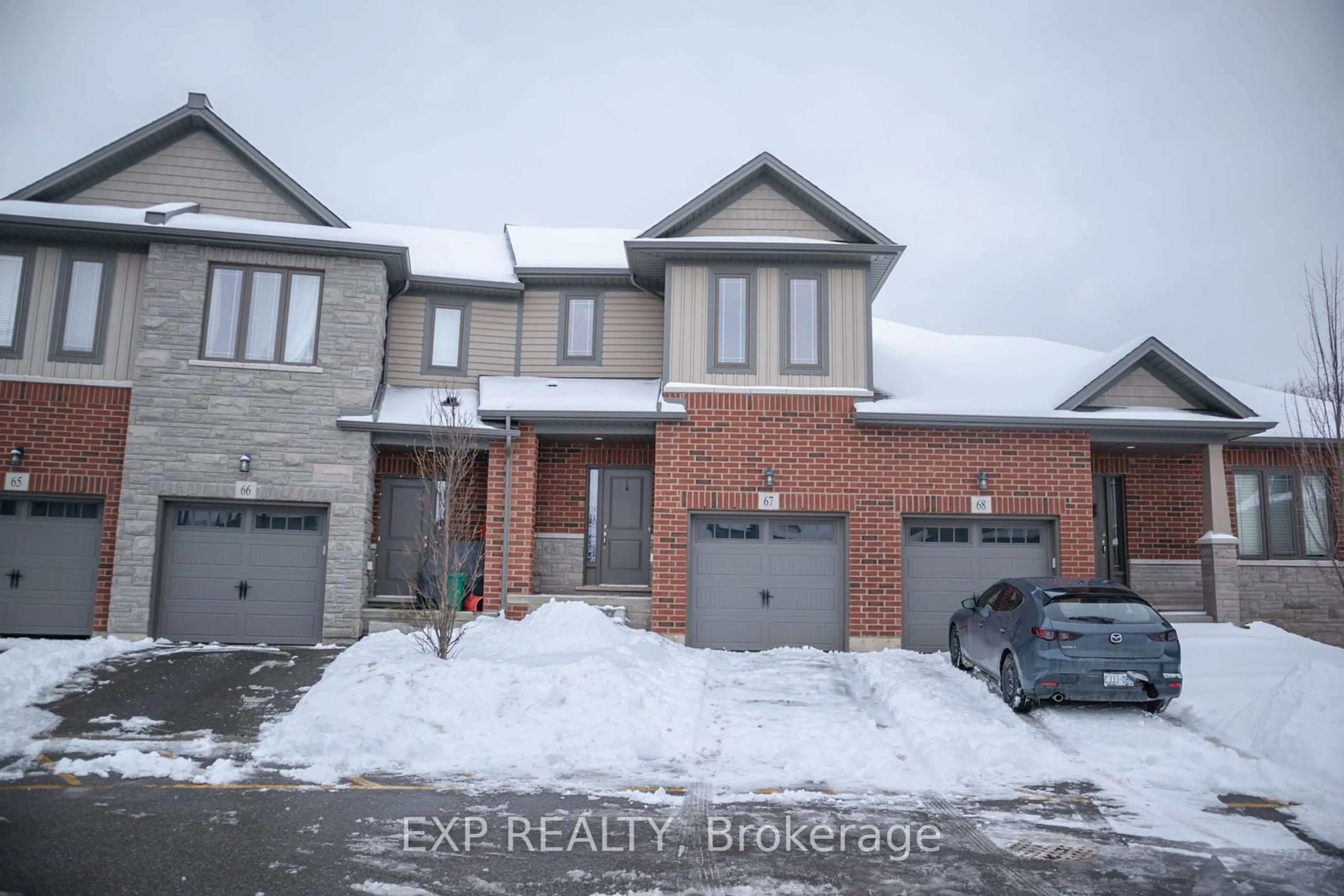 A pic from outside/outdoor area/front of a property/back of a property/a pic from drone, street for 77 Diana Ave #67, Brant Ontario N3T 0R6