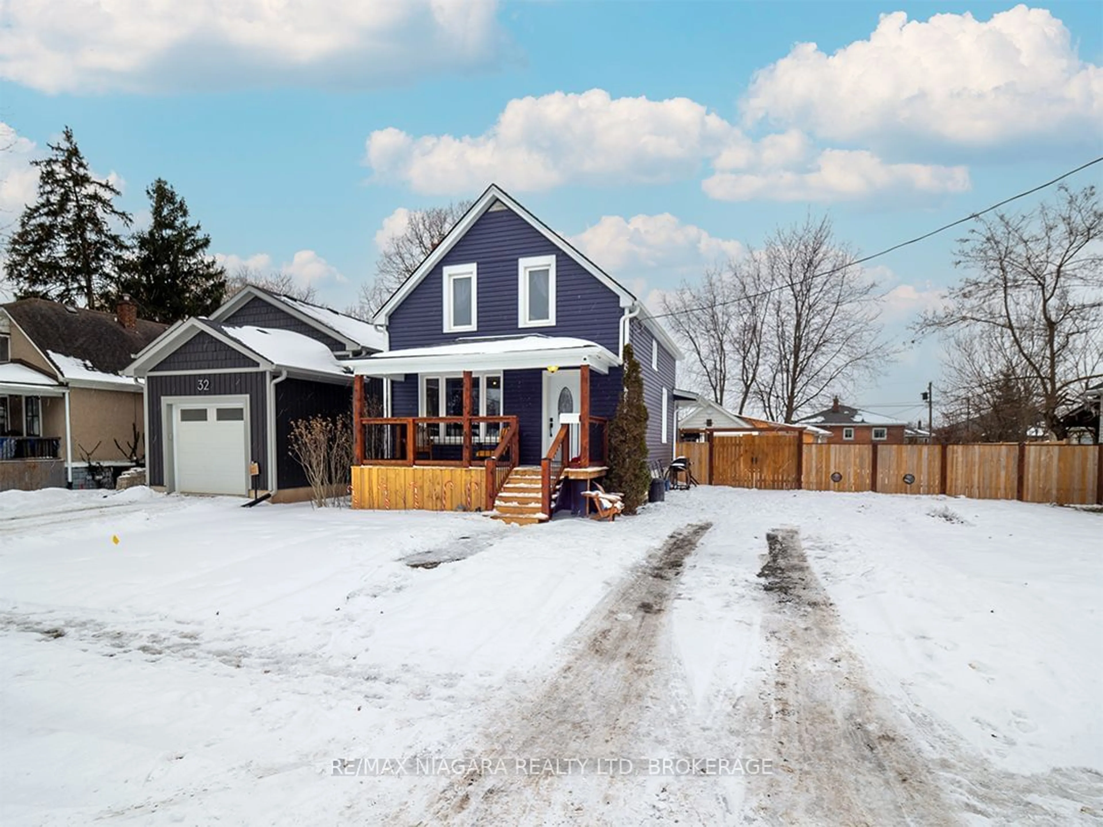 Home with brick exterior material, street for 34 Humboldt Pkwy, Port Colborne Ontario L3K 2H2