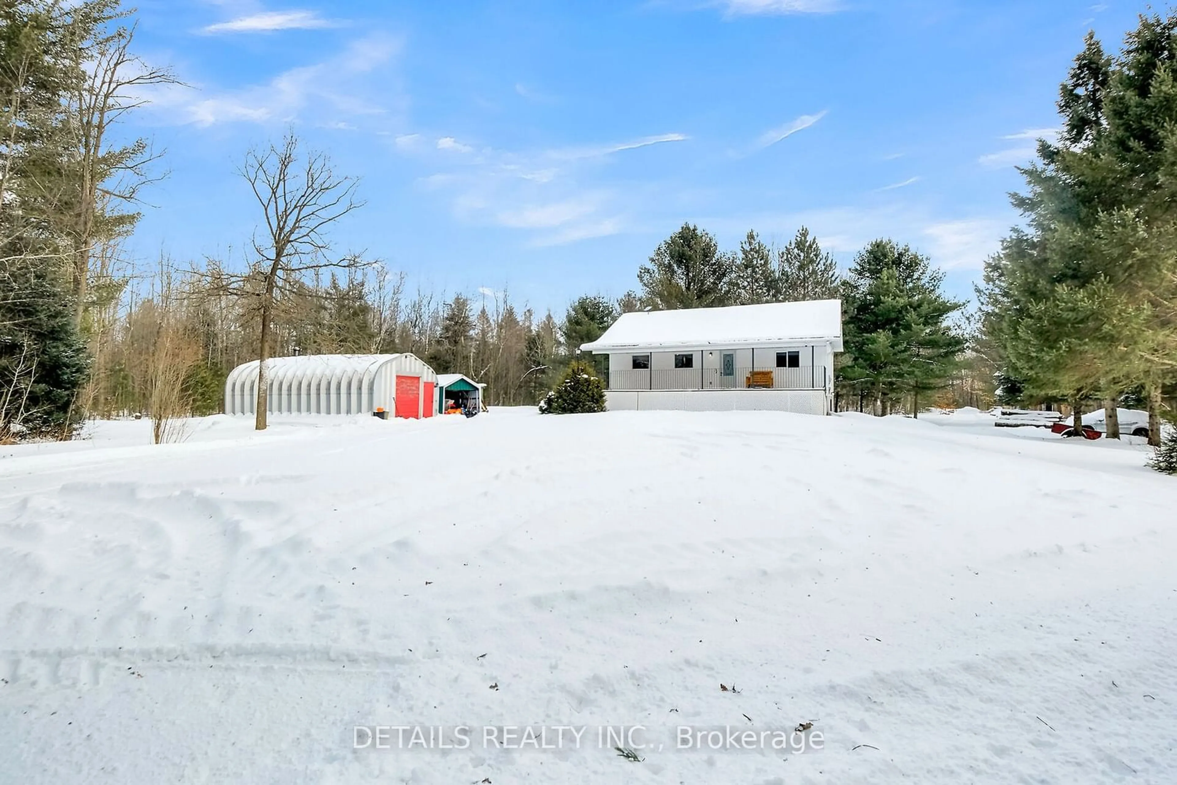 A pic from outside/outdoor area/front of a property/back of a property/a pic from drone, building for 864 County Rd 19 Rd, Alfred and Plantagenet Ontario K0B 1C0