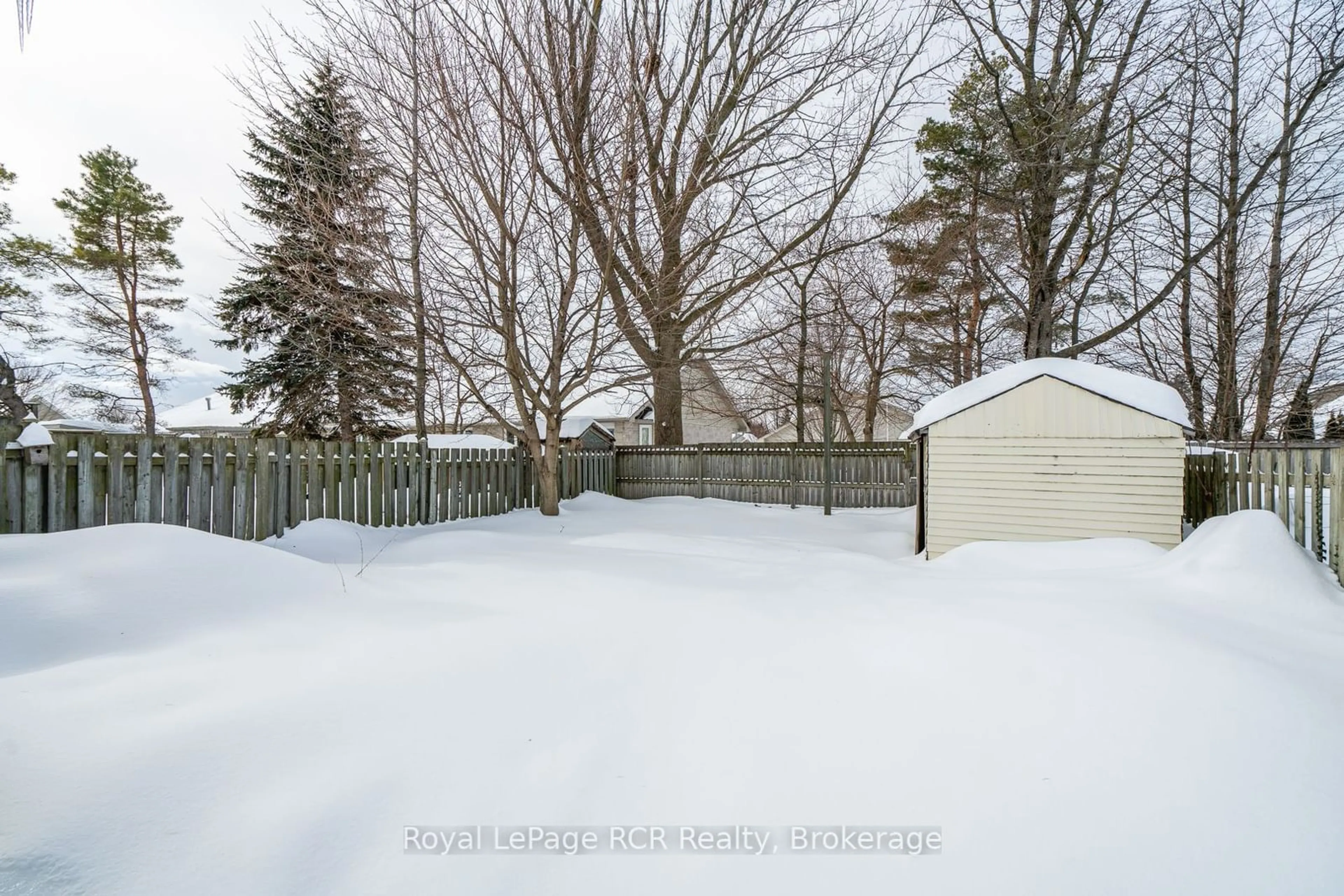 Shed for 672 Kennard Cres, Kincardine Ontario N2Z 1T4