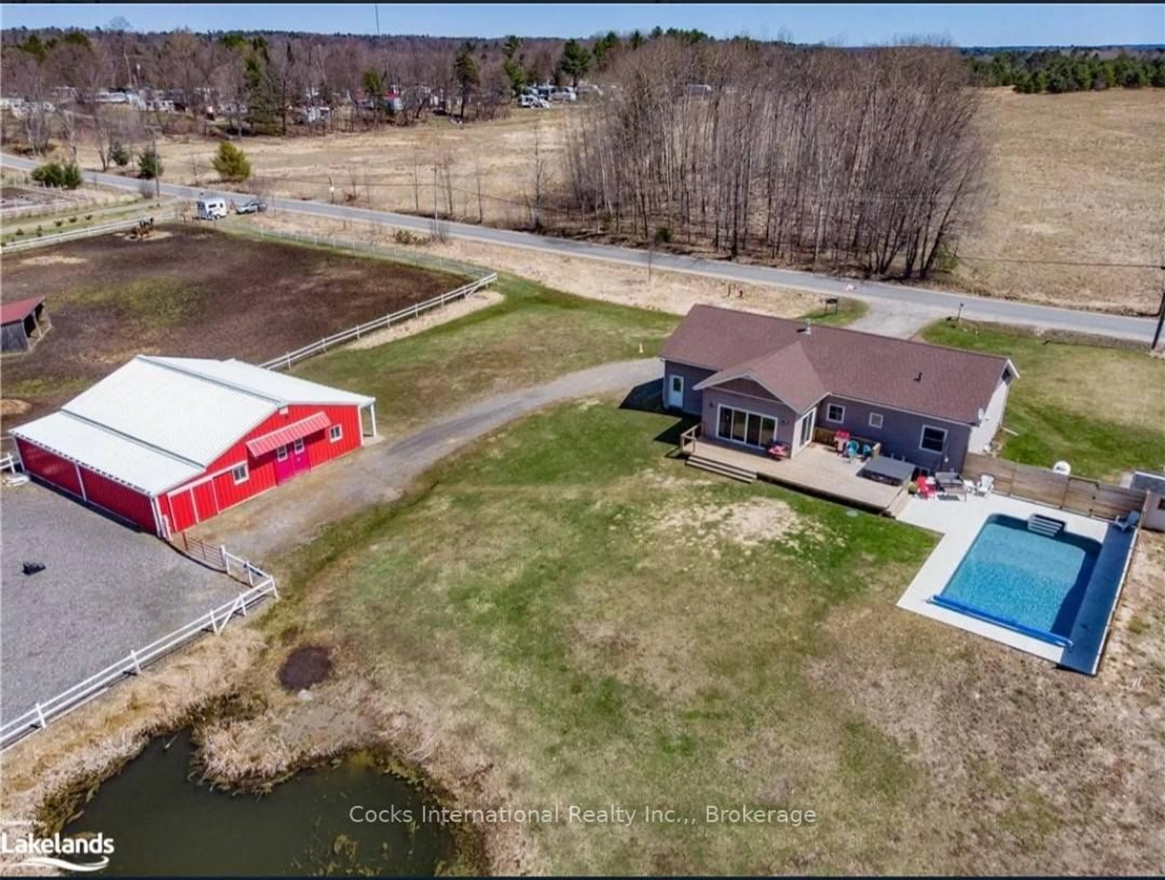 A pic from outside/outdoor area/front of a property/back of a property/a pic from drone, water/lake/river/ocean view for 1020 Stephens Bay Rd, Bracebridge Ontario P1L 1X2