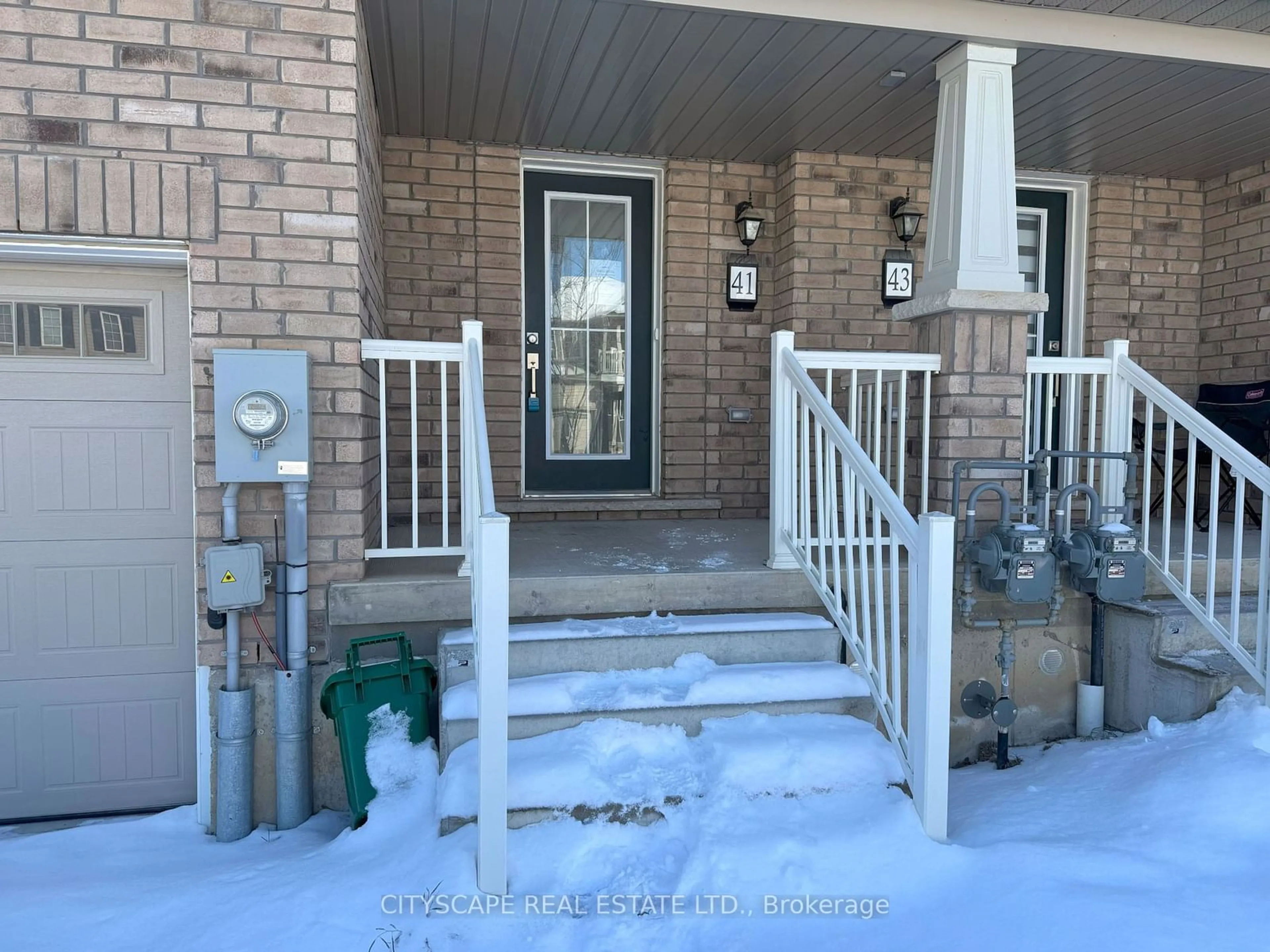 Indoor entryway for 41 Cooke Ave, Brantford Ontario N3T 0S1