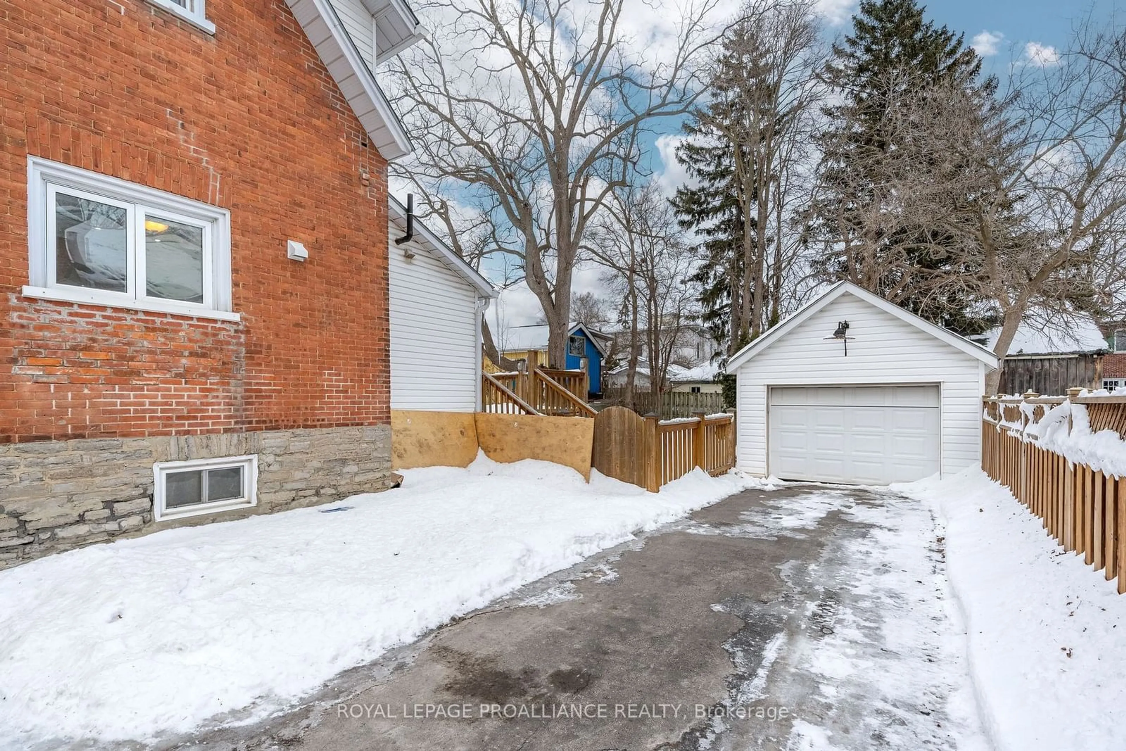 A pic from outside/outdoor area/front of a property/back of a property/a pic from drone, street for 255 Charles St, Belleville Ontario K8N 3M6